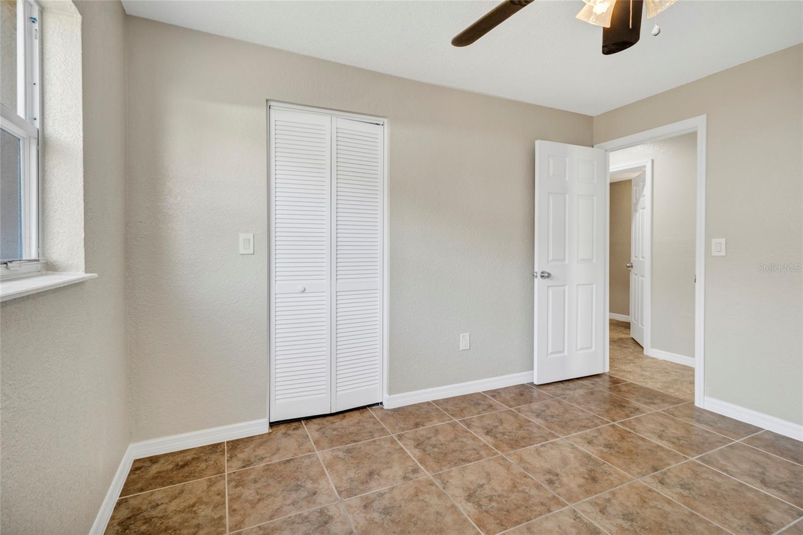 Image 23 of 41 For 915 Seminole Boulevard