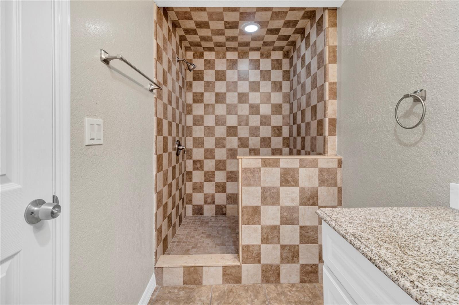 Image 27 of 41 For 915 Seminole Boulevard