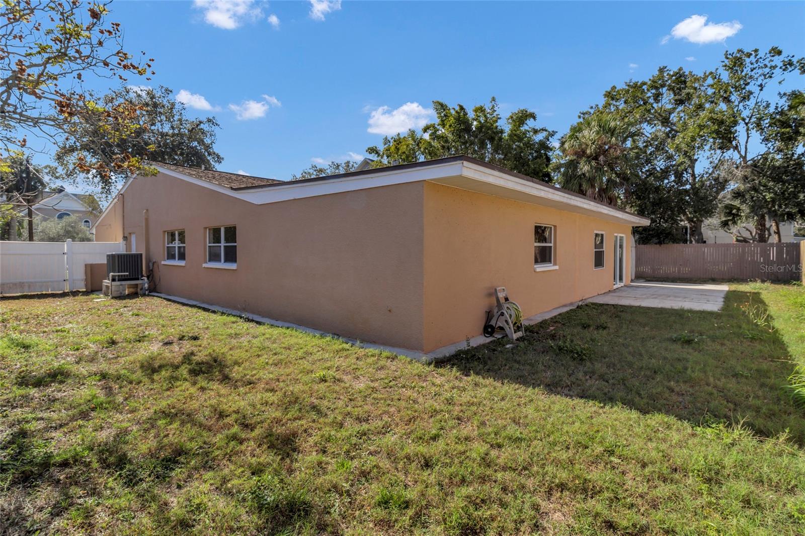 Image 34 of 41 For 915 Seminole Boulevard