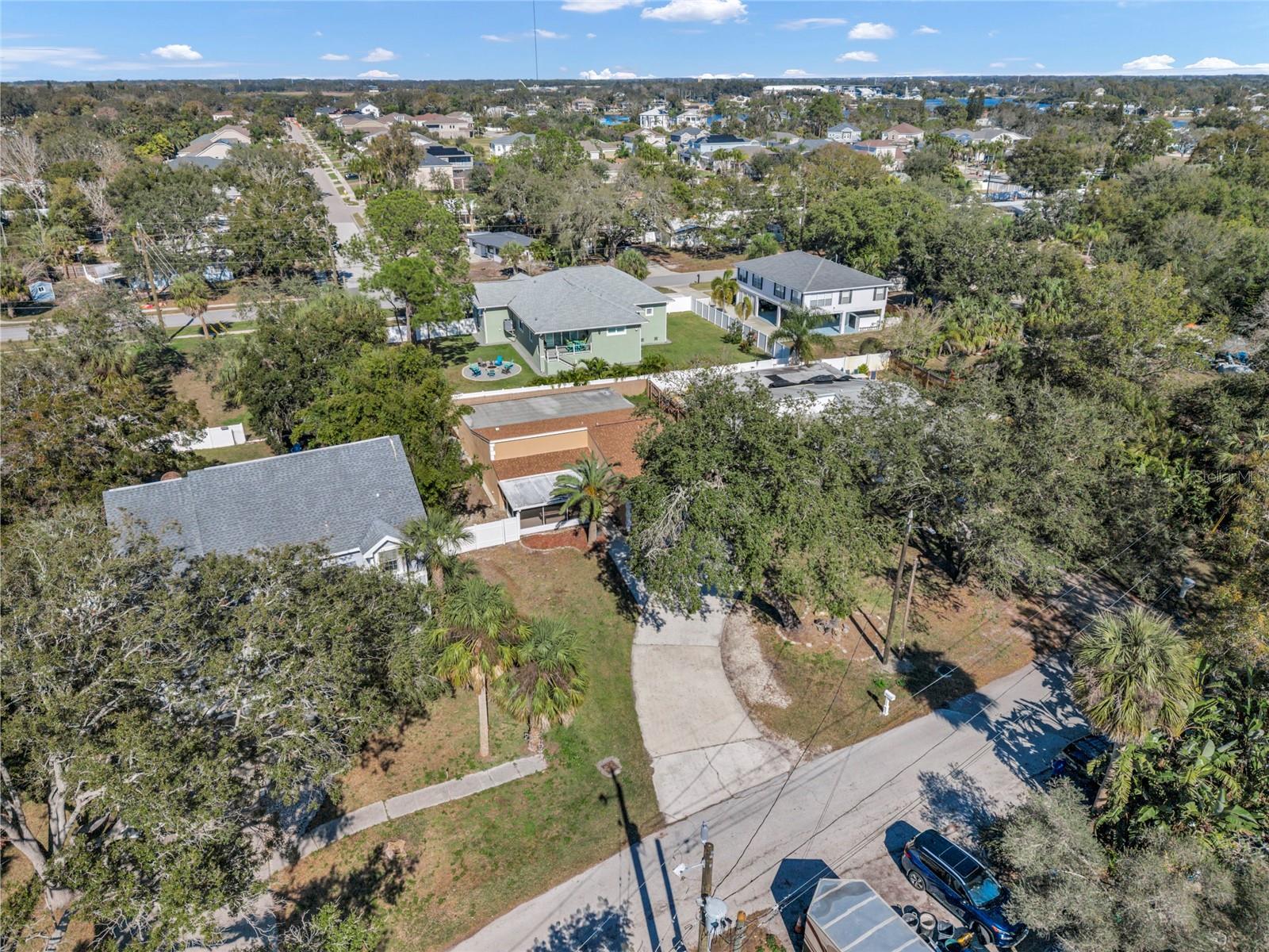 Image 40 of 41 For 915 Seminole Boulevard