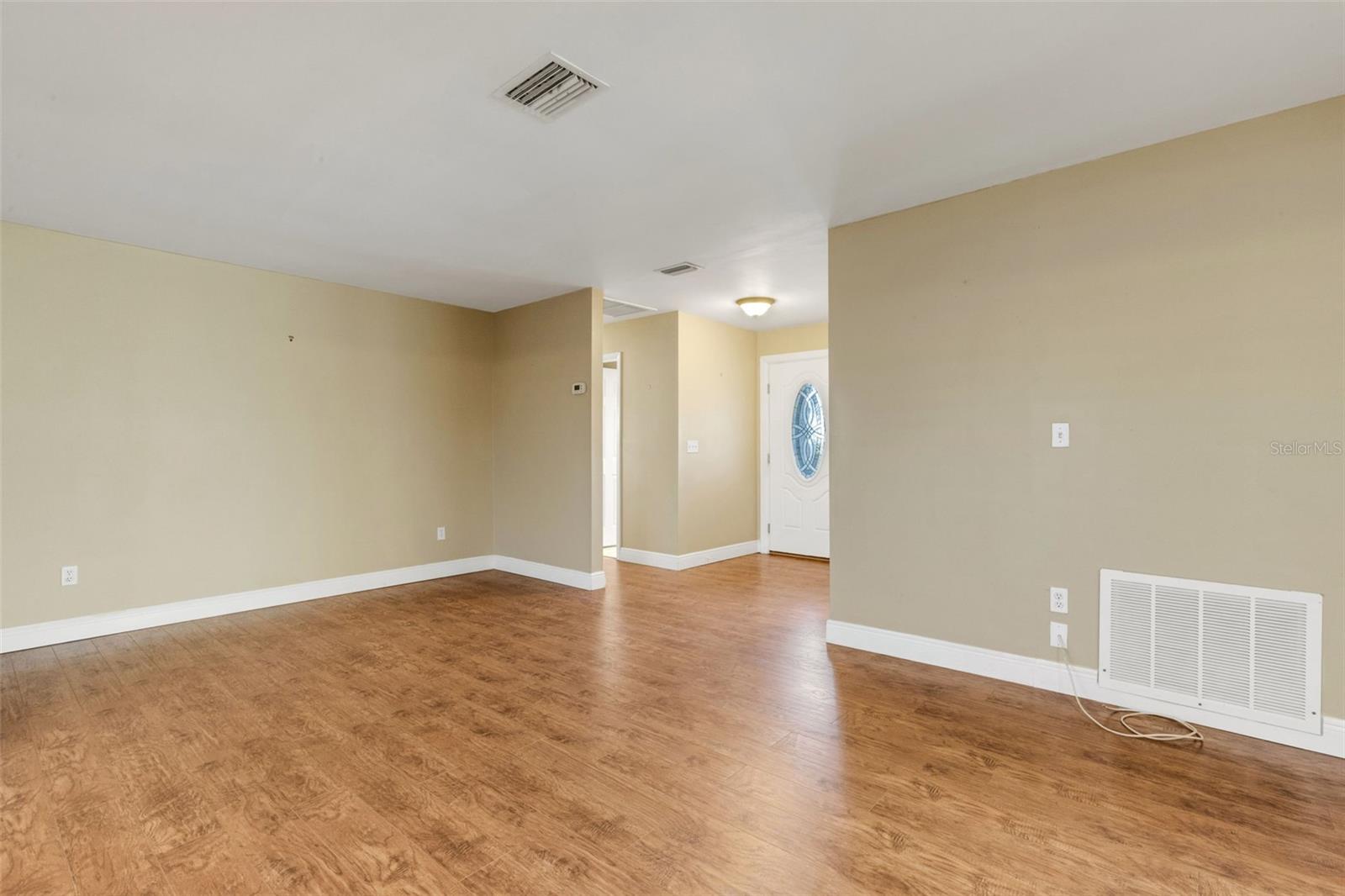 Image 18 of 89 For 1601 Dorchester Drive