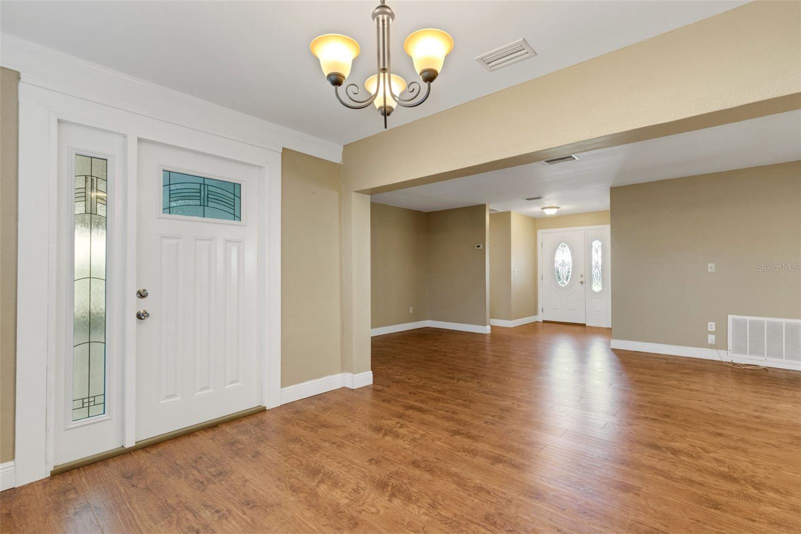 Image 25 of 89 For 1601 Dorchester Drive