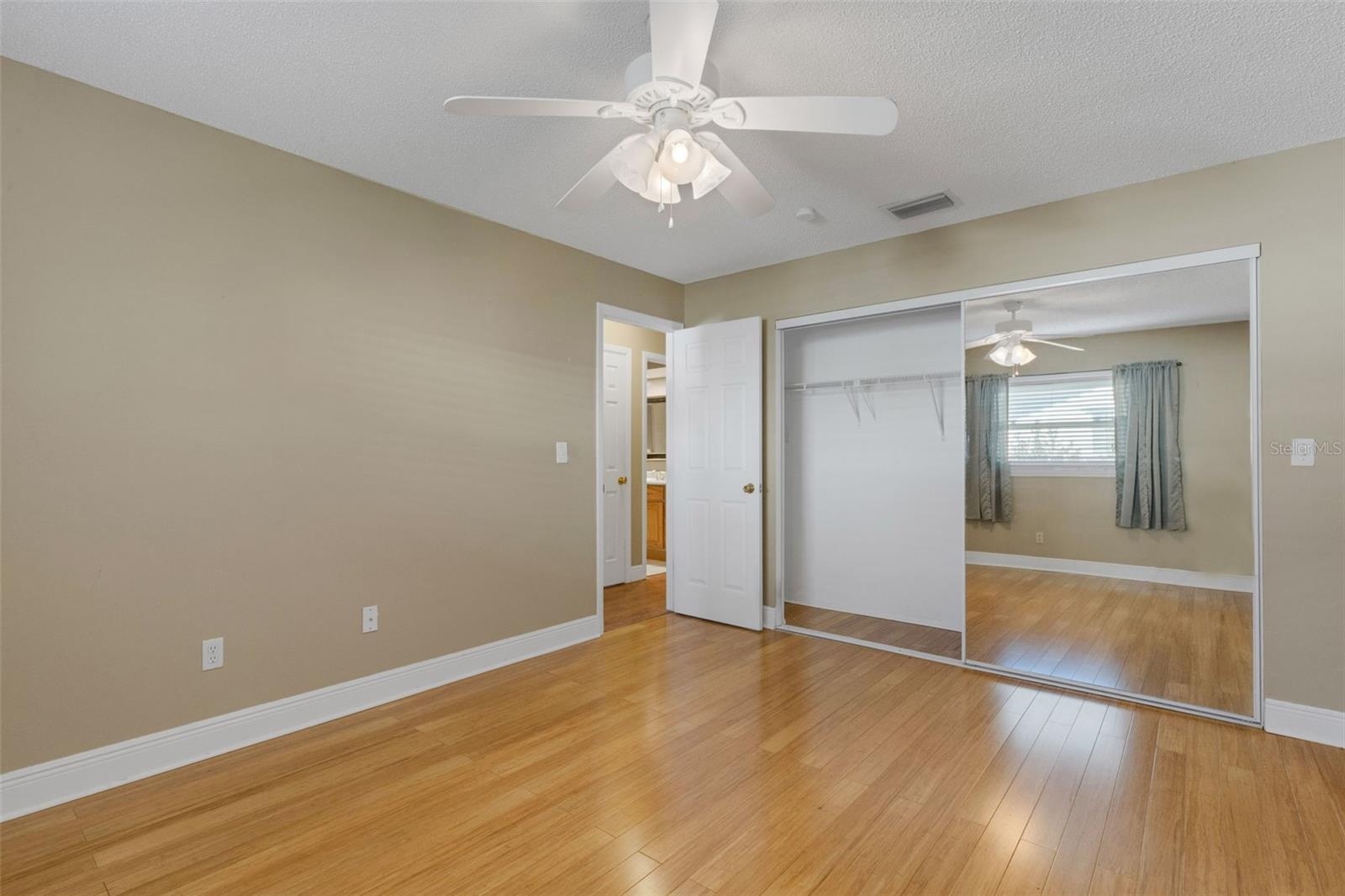 Image 34 of 89 For 1601 Dorchester Drive