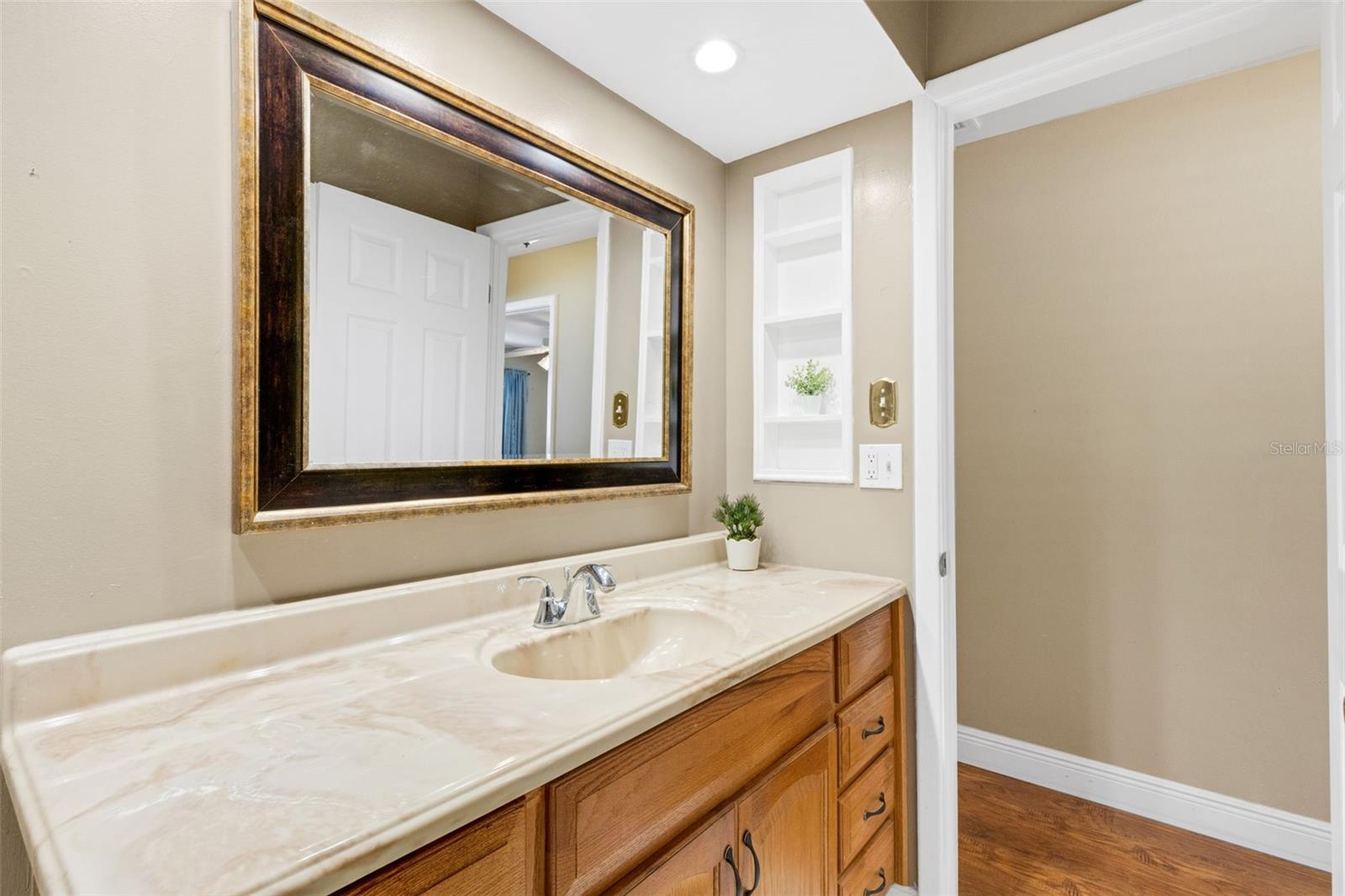 Image 37 of 89 For 1601 Dorchester Drive