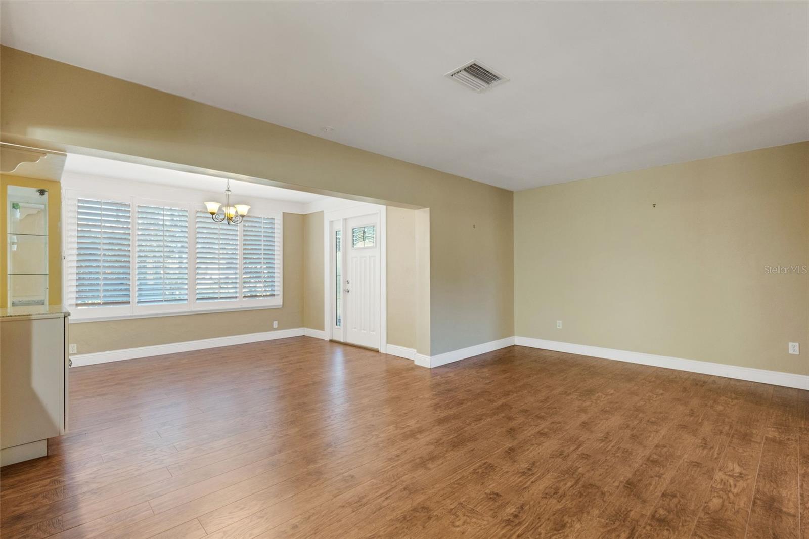 Image 4 of 89 For 1601 Dorchester Drive