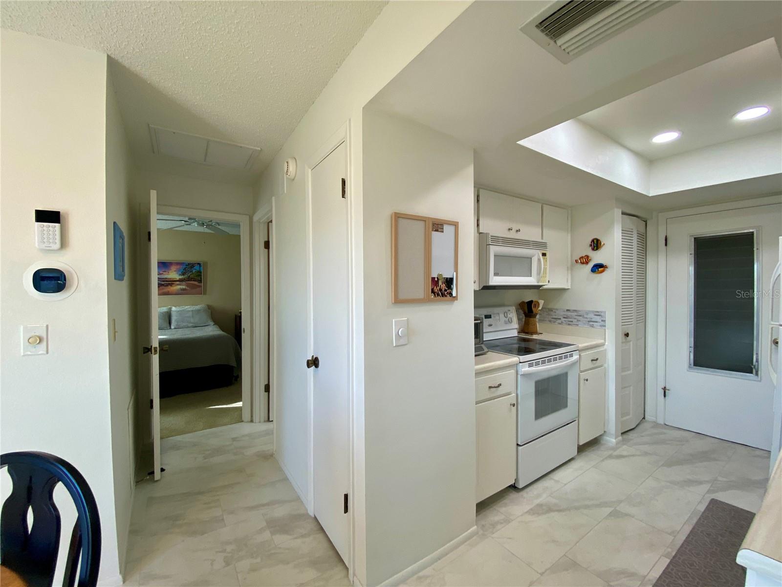 Image 15 of 91 For 2740 Highlands Boulevard D