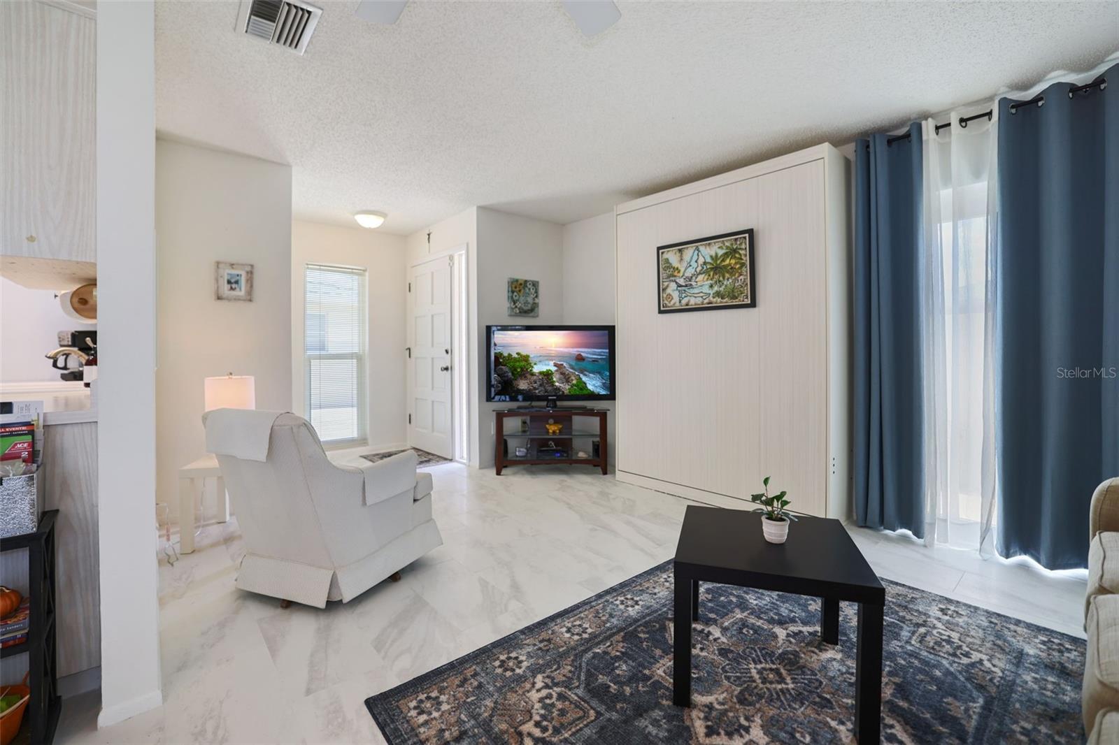 Image 5 of 91 For 2740 Highlands Boulevard D