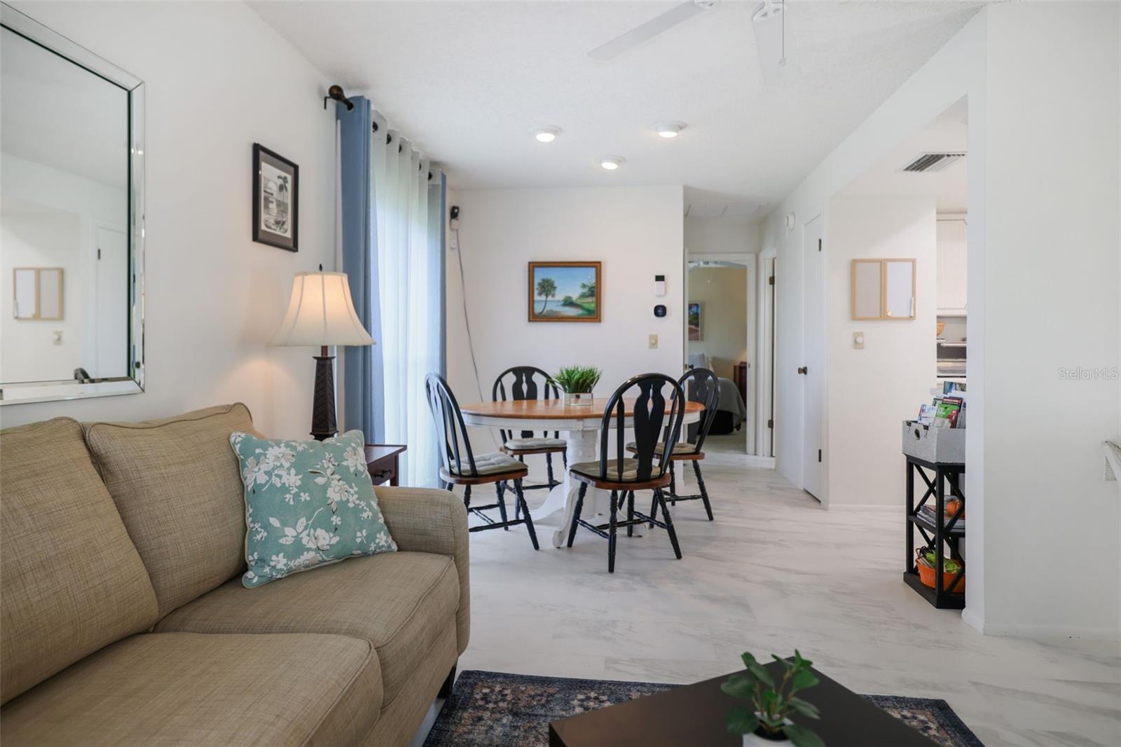 Image 8 of 91 For 2740 Highlands Boulevard D