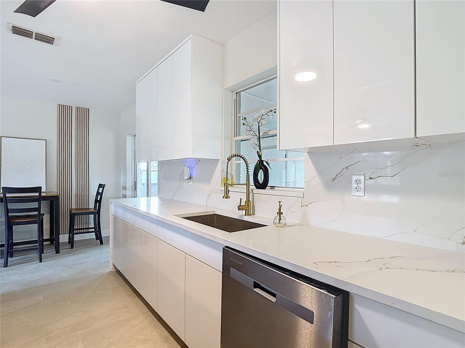 Image 26 of 74 For 13386 Taylor Street