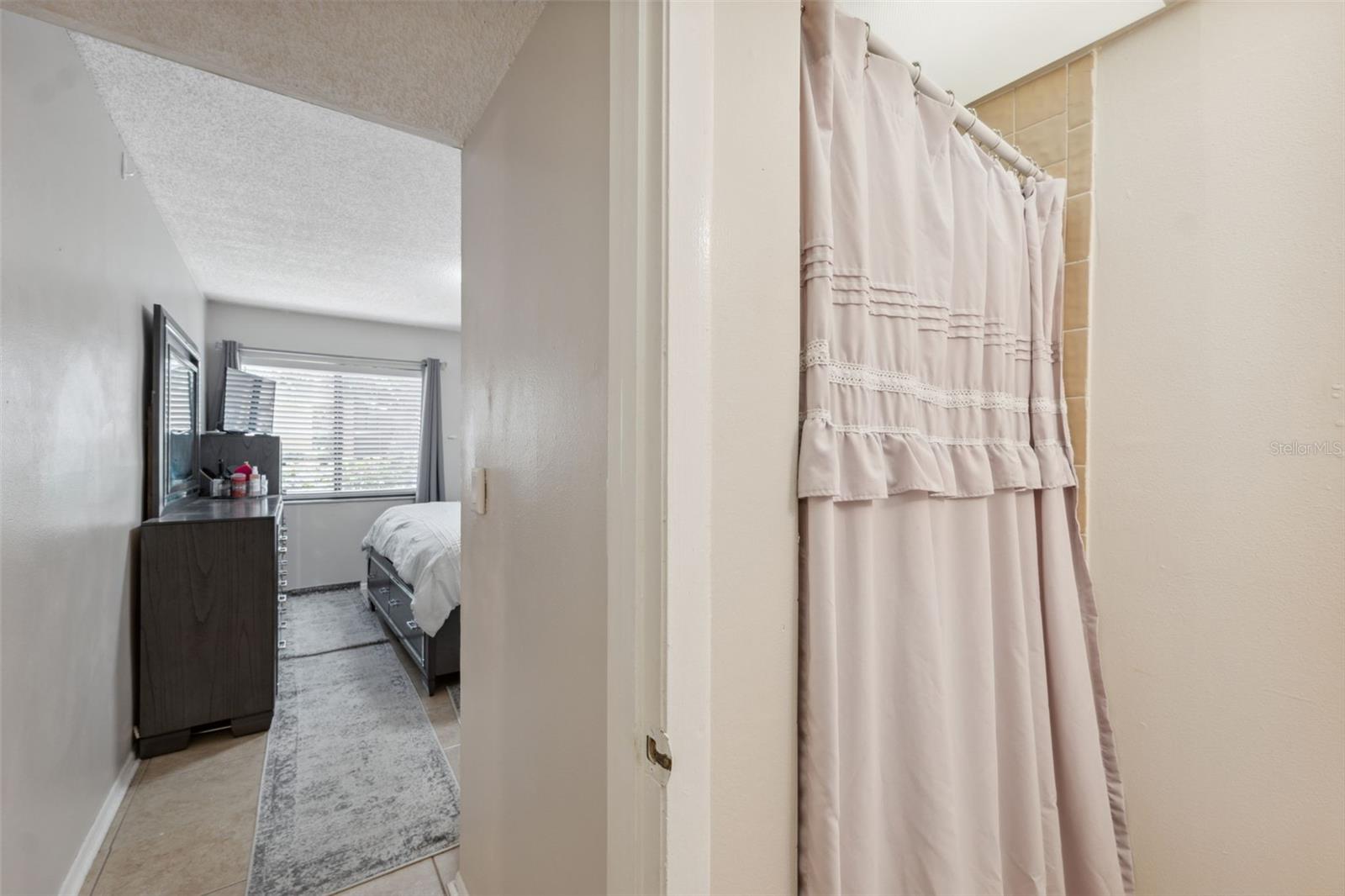 Image 20 of 39 For 11809 Raintree Lake Lane A