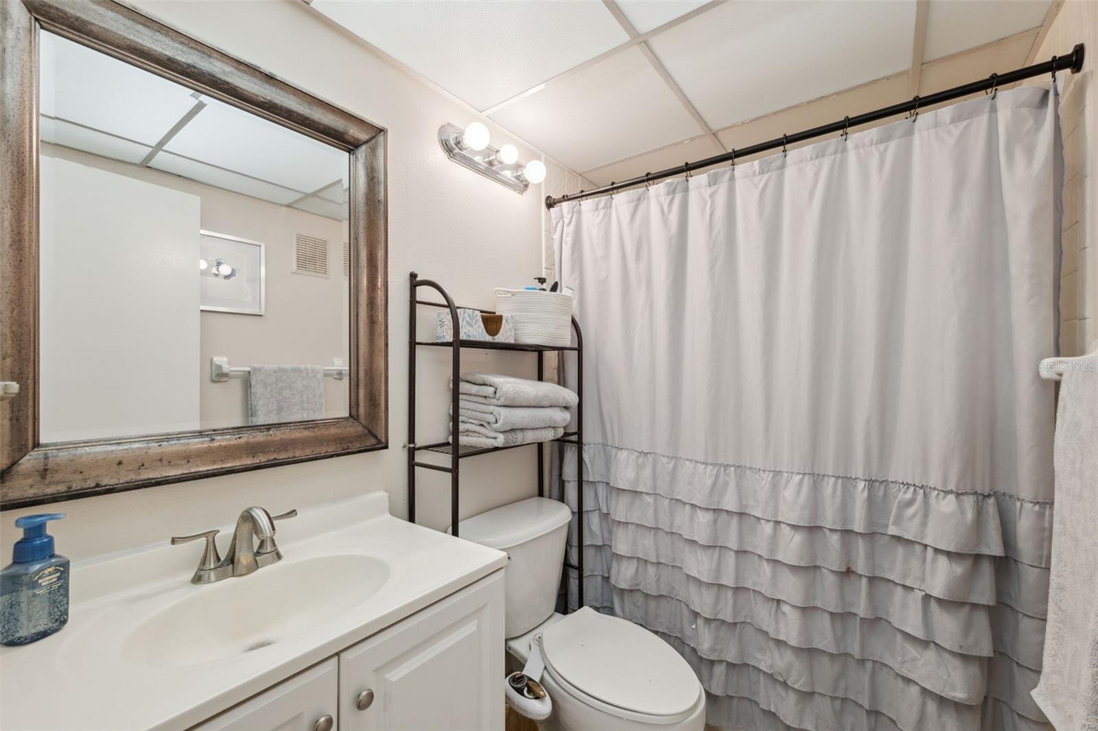 Image 23 of 39 For 11809 Raintree Lake Lane A