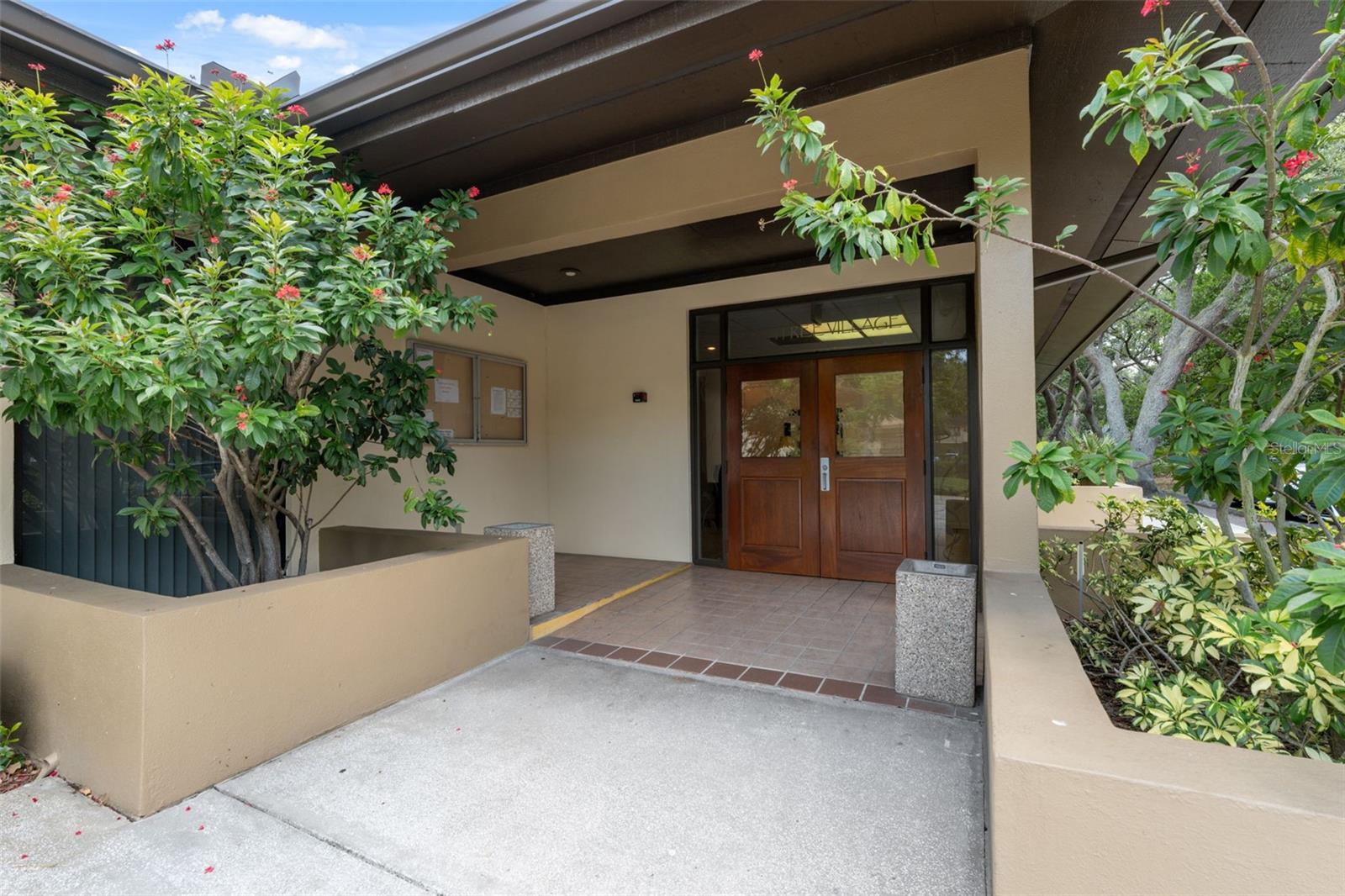 Image 31 of 39 For 11809 Raintree Lake Lane A