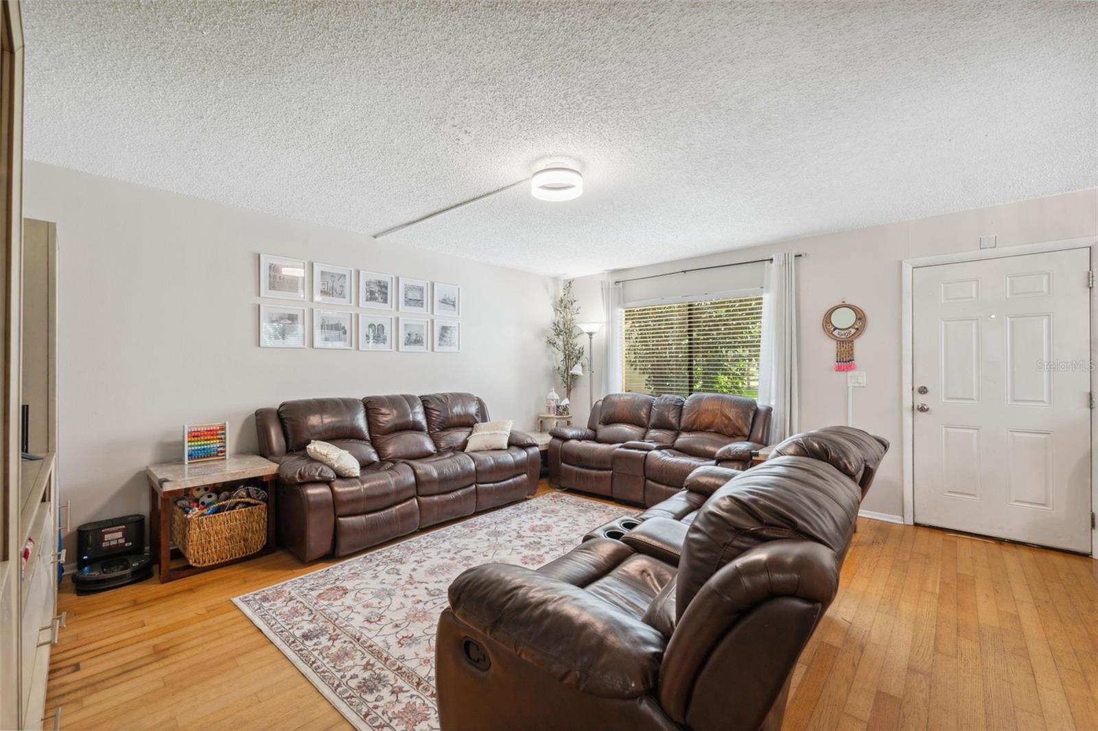 Image 8 of 39 For 11809 Raintree Lake Lane A