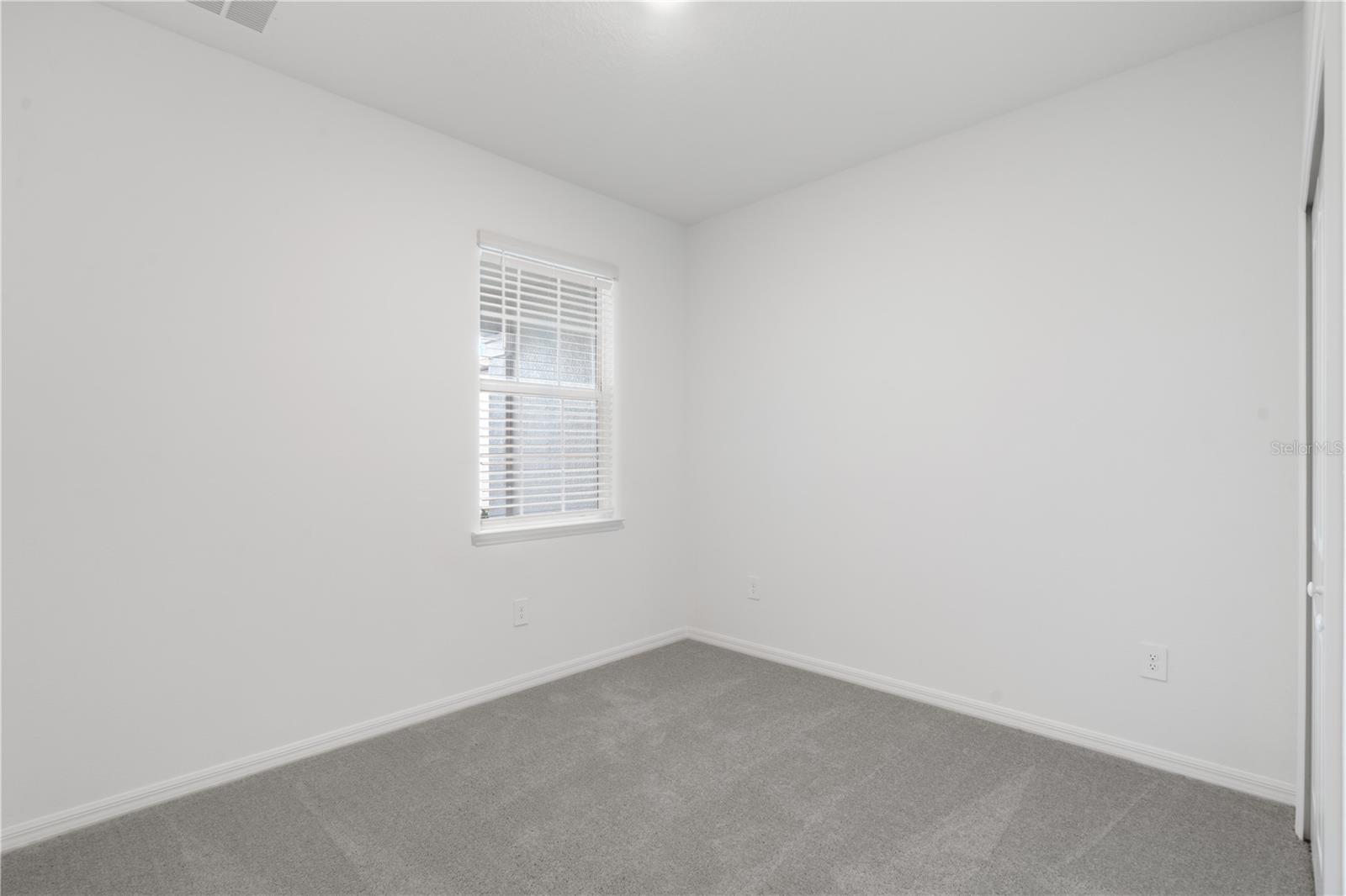 Image 11 of 31 For 18170 Pleasantview Boulevard