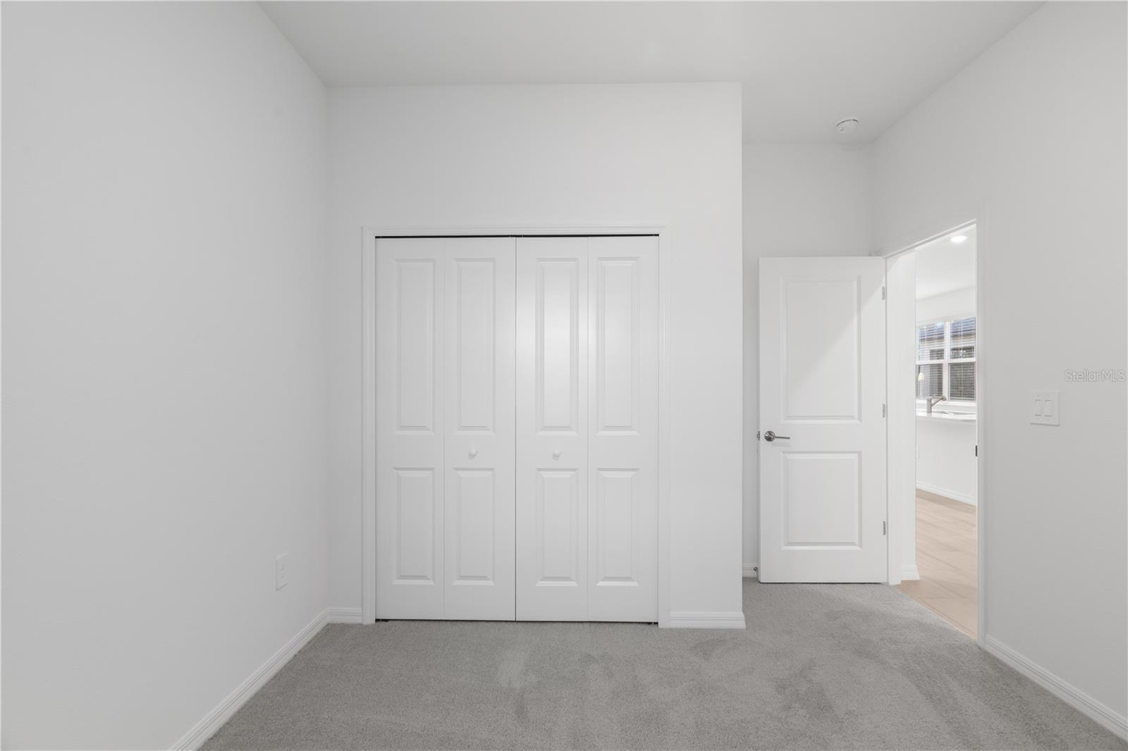 Image 13 of 31 For 18170 Pleasantview Boulevard