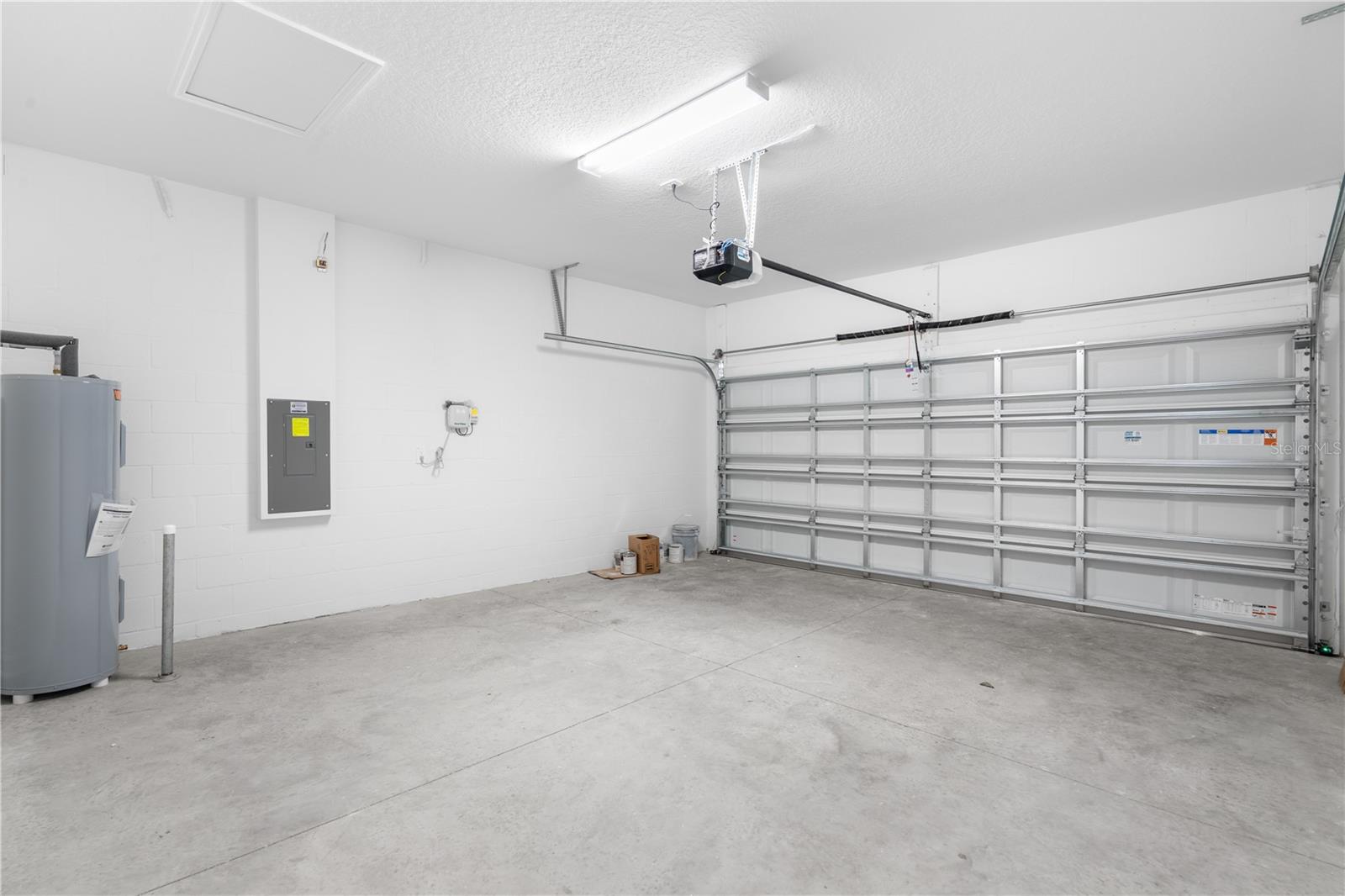 Image 14 of 31 For 18170 Pleasantview Boulevard