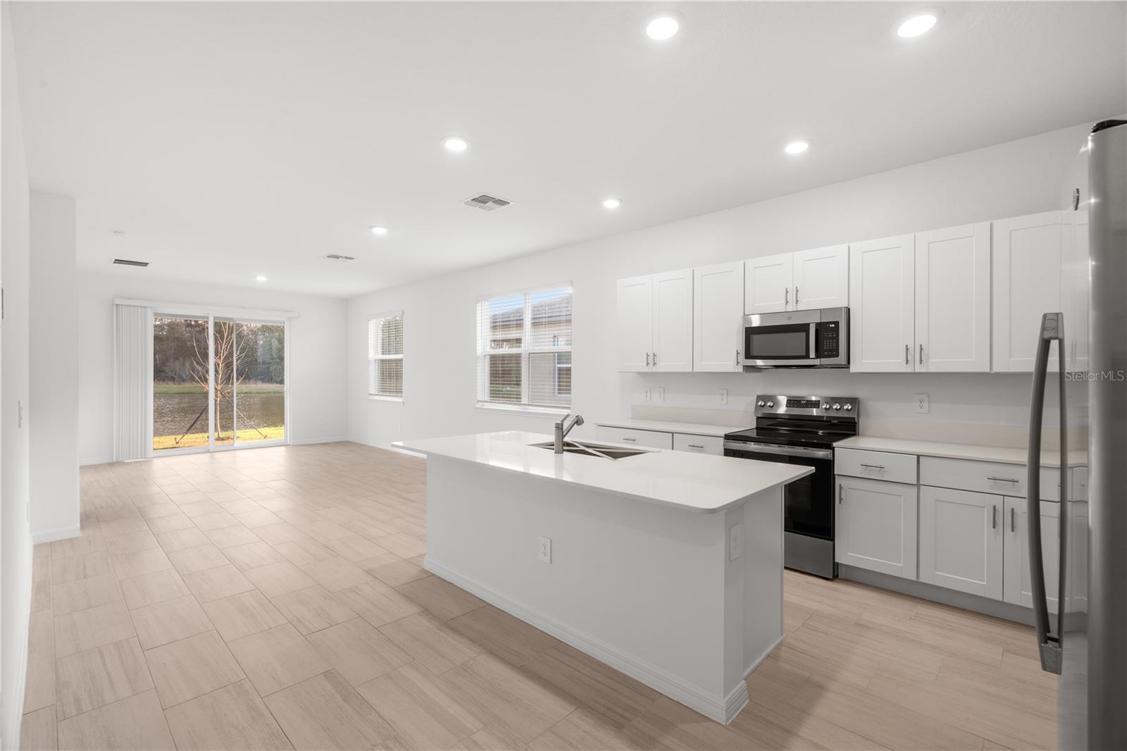 Image 16 of 31 For 18170 Pleasantview Boulevard