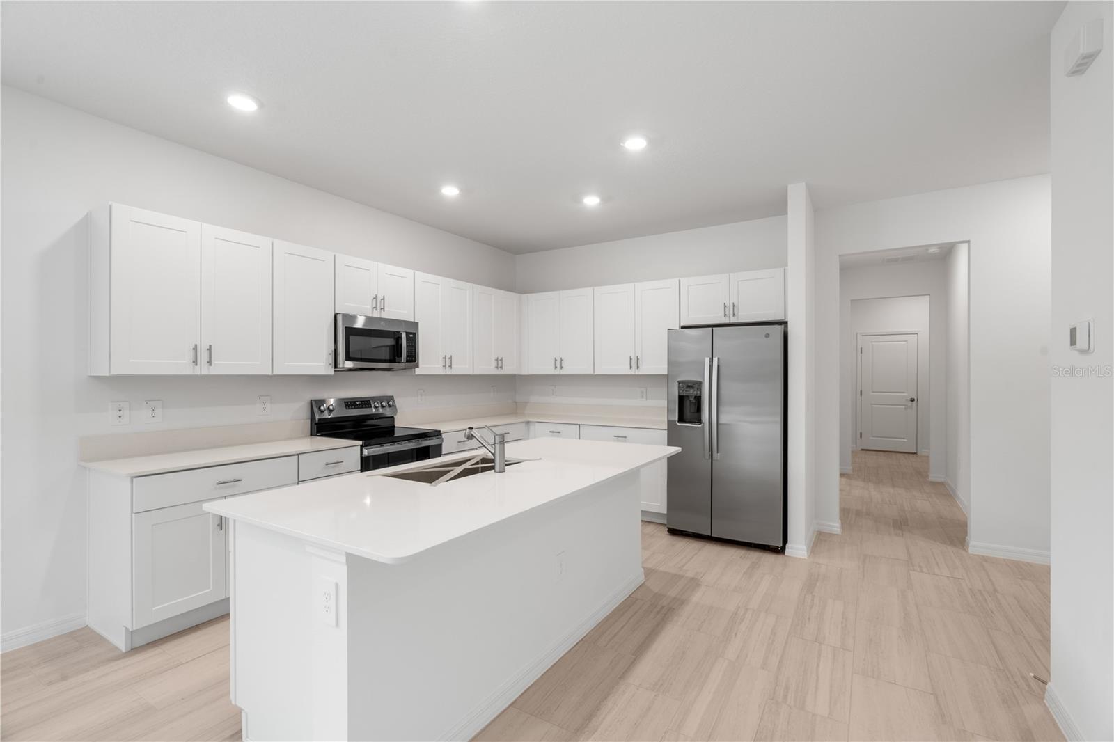 Image 18 of 31 For 18170 Pleasantview Boulevard