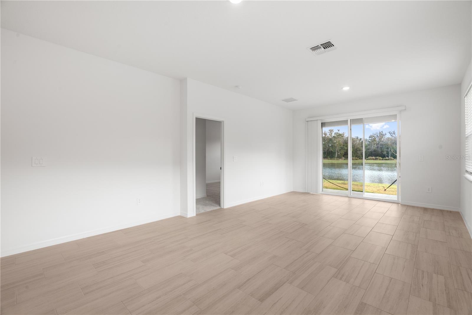 Image 19 of 31 For 18170 Pleasantview Boulevard