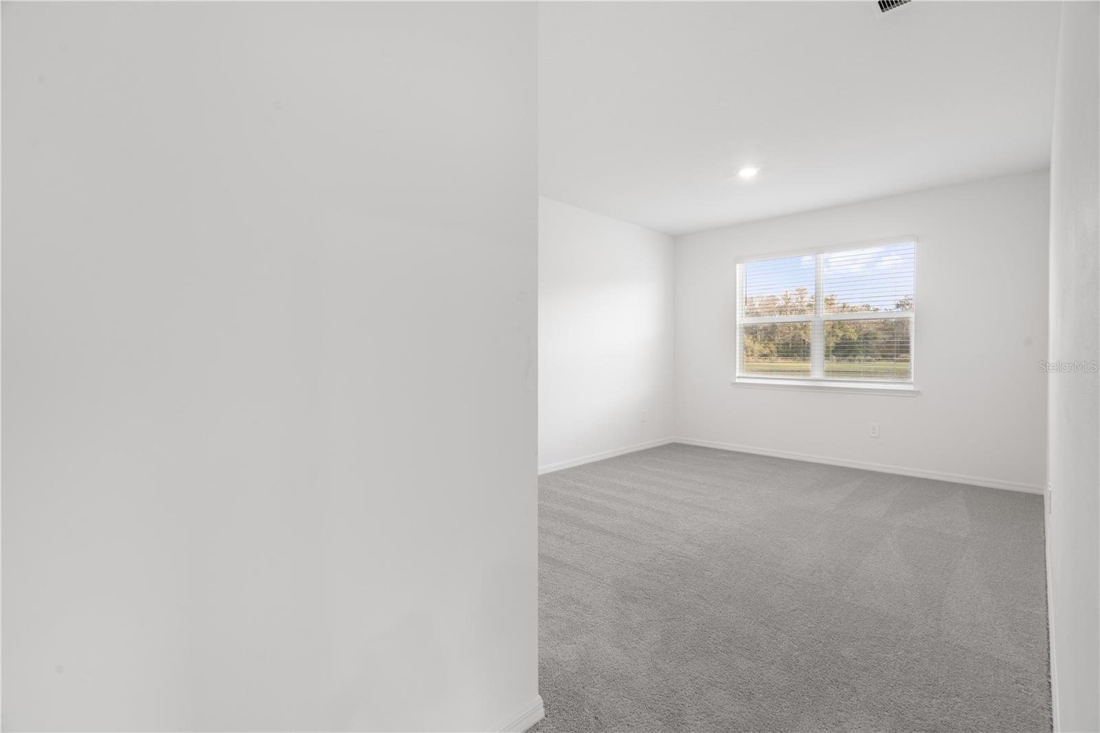 Image 22 of 31 For 18170 Pleasantview Boulevard