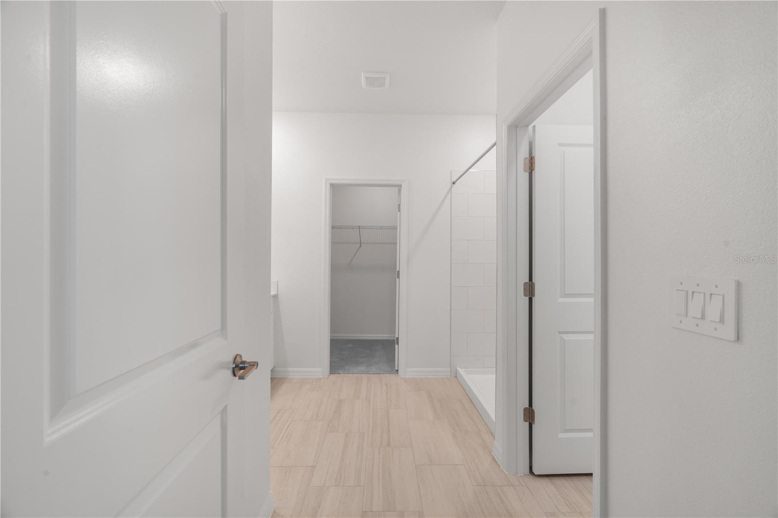 Image 25 of 31 For 18170 Pleasantview Boulevard