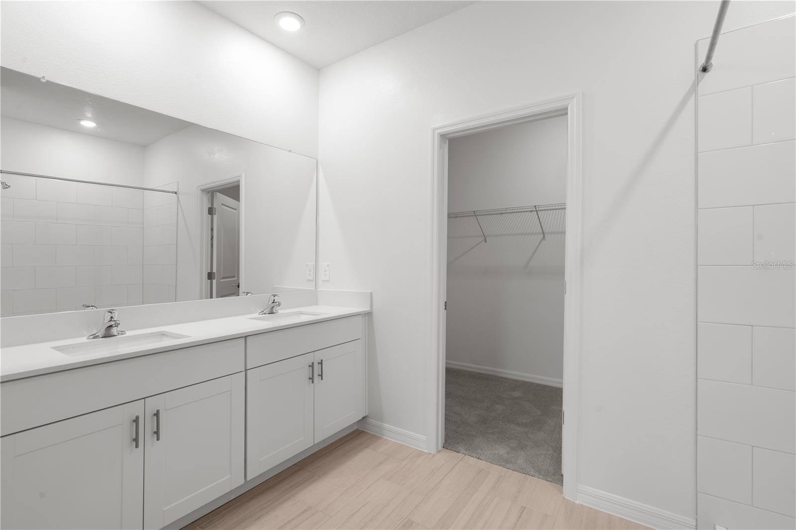 Image 26 of 31 For 18170 Pleasantview Boulevard