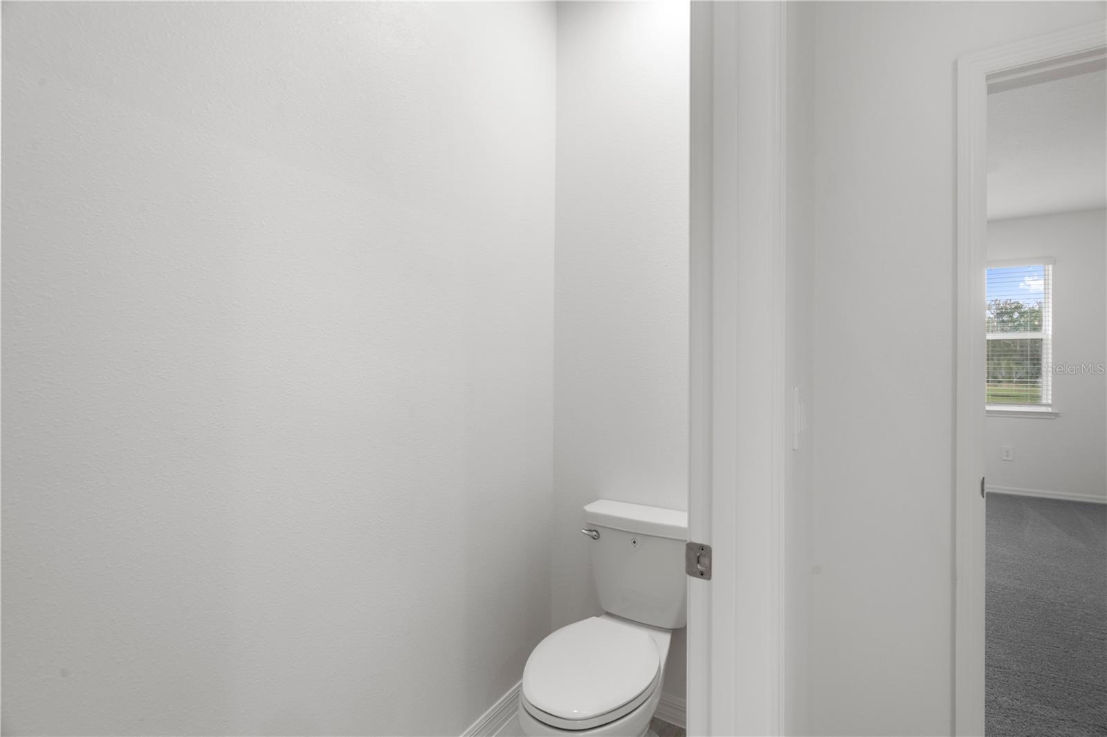 Image 27 of 31 For 18170 Pleasantview Boulevard