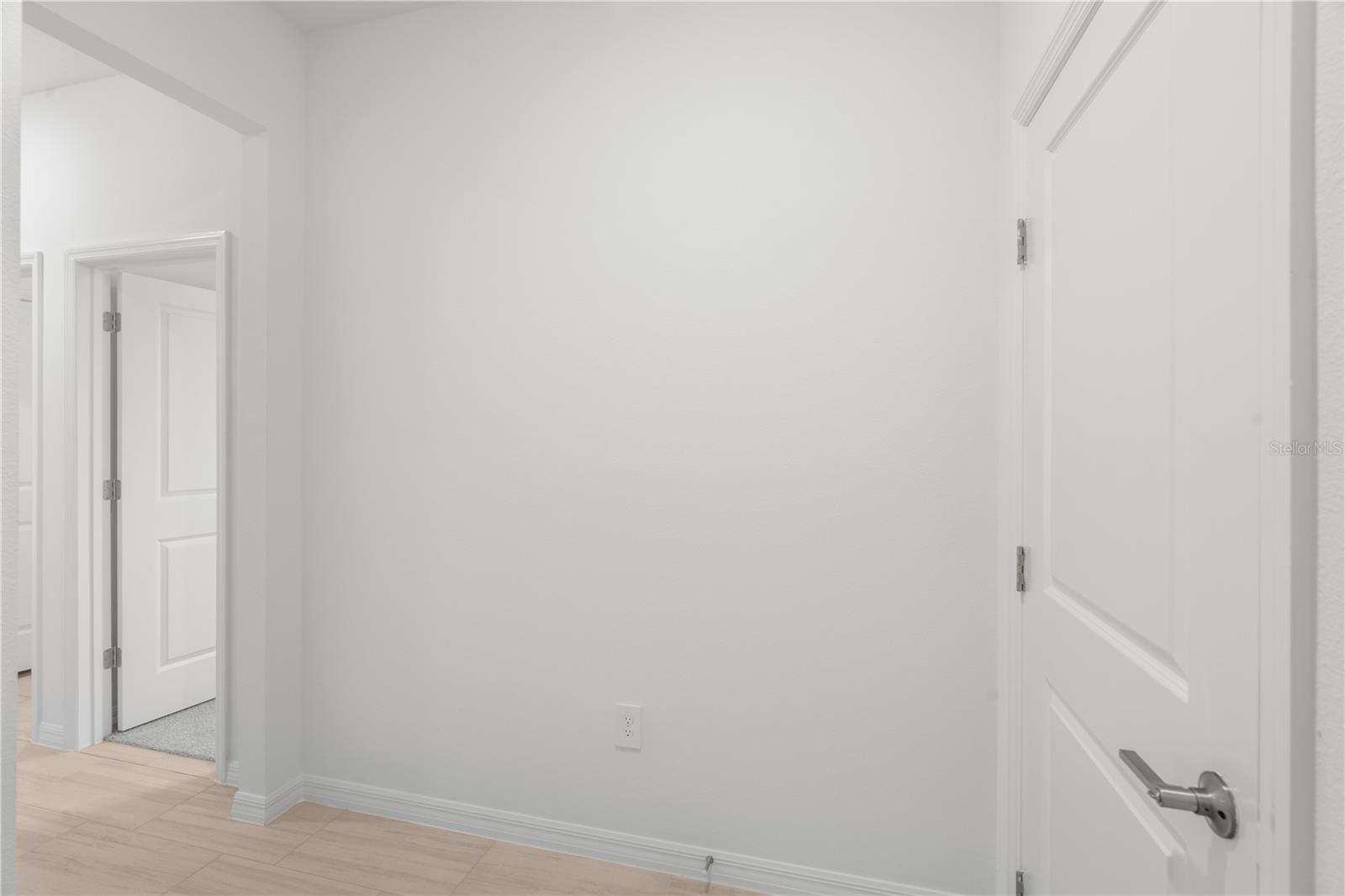 Image 6 of 31 For 18170 Pleasantview Boulevard