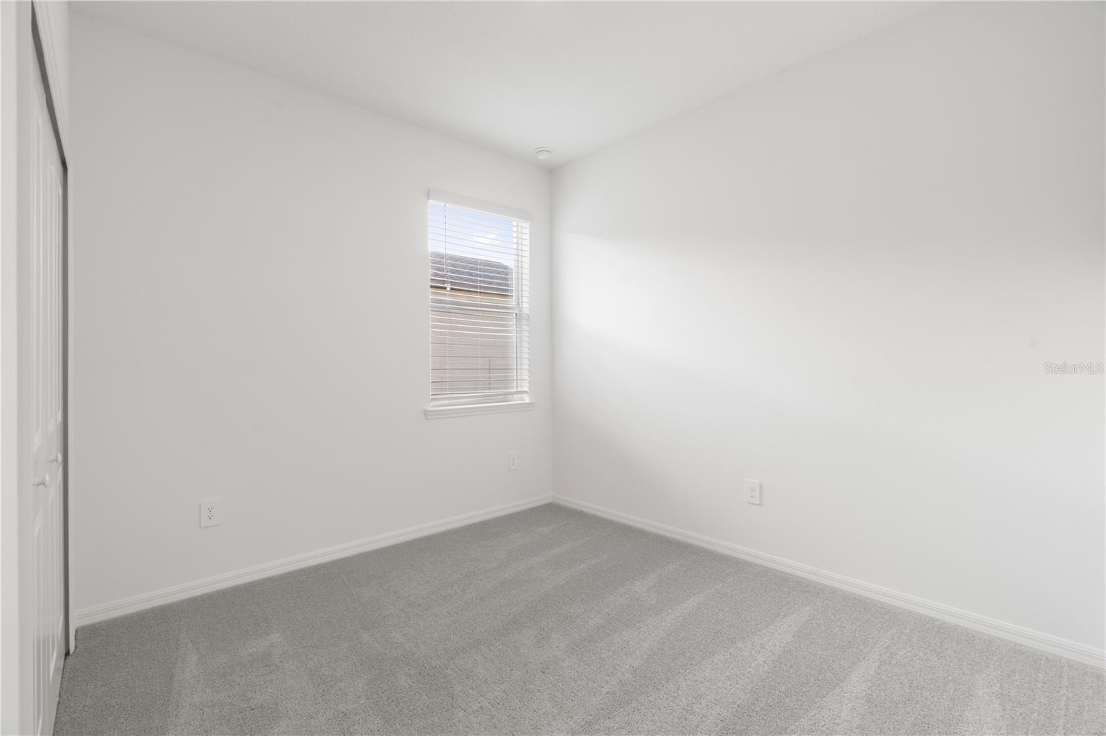 Image 8 of 31 For 18170 Pleasantview Boulevard