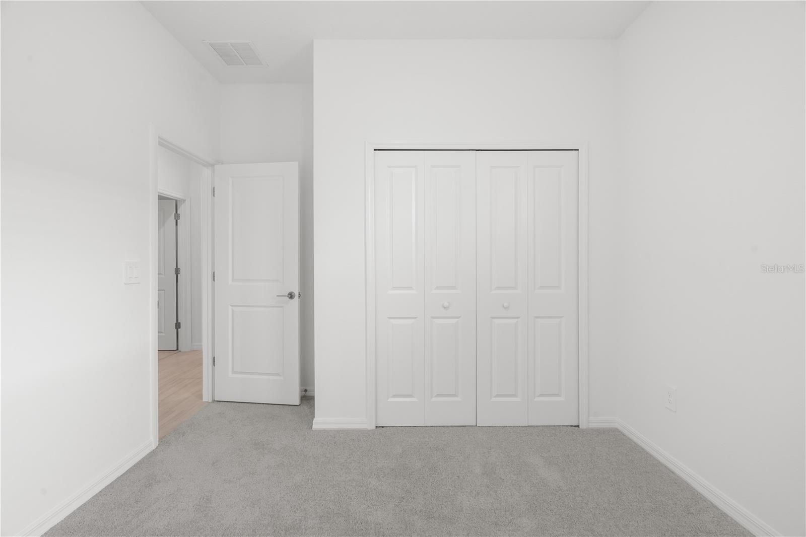 Image 9 of 31 For 18170 Pleasantview Boulevard