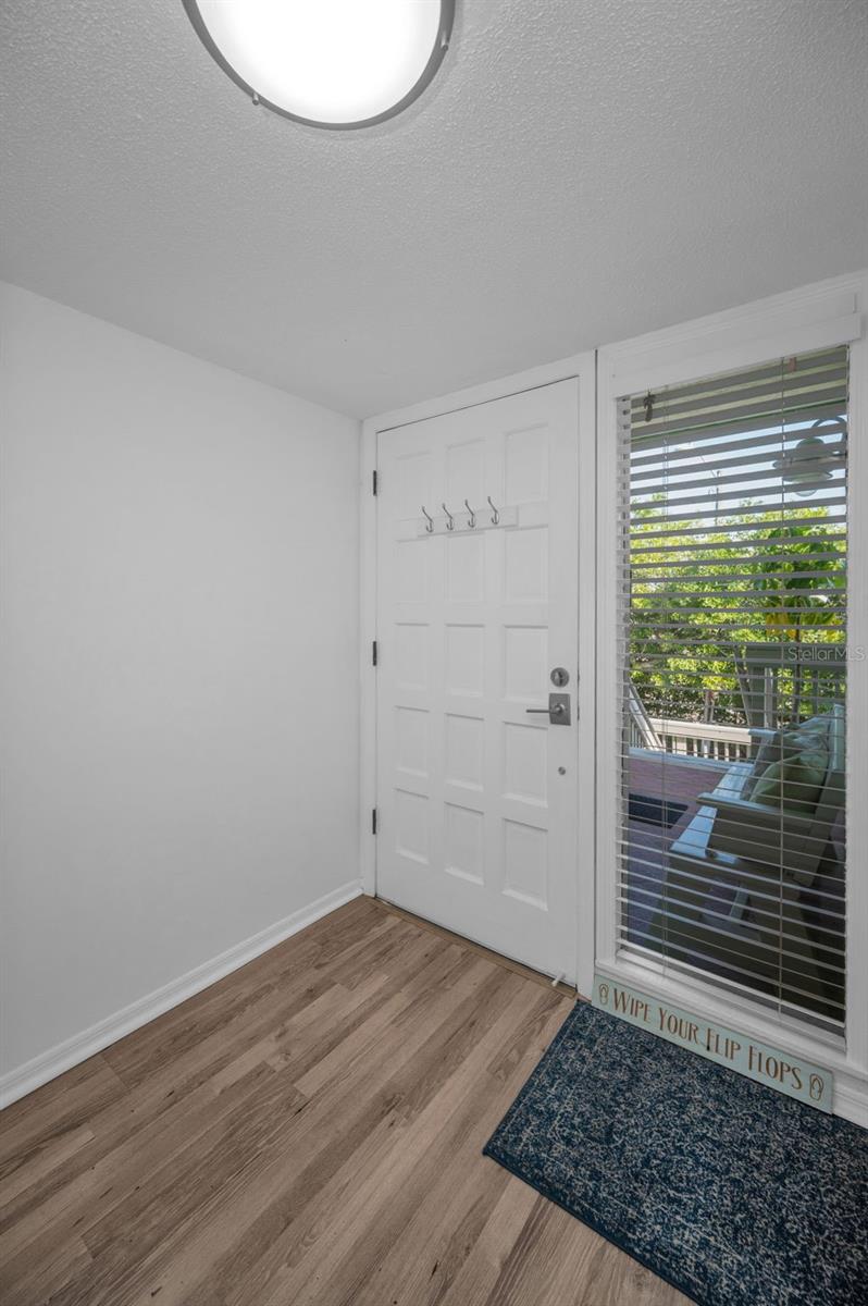 Listing photo id 20 for 318 Windrush Boulevard 10