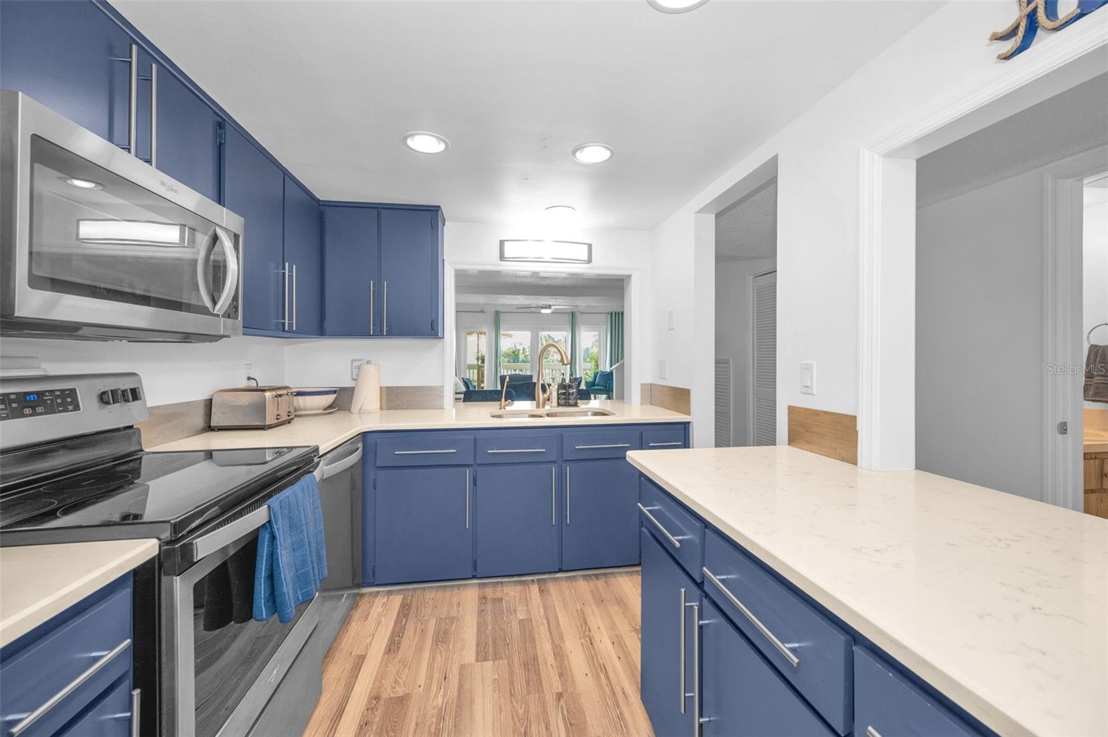 Listing photo id 45 for 318 Windrush Boulevard 10