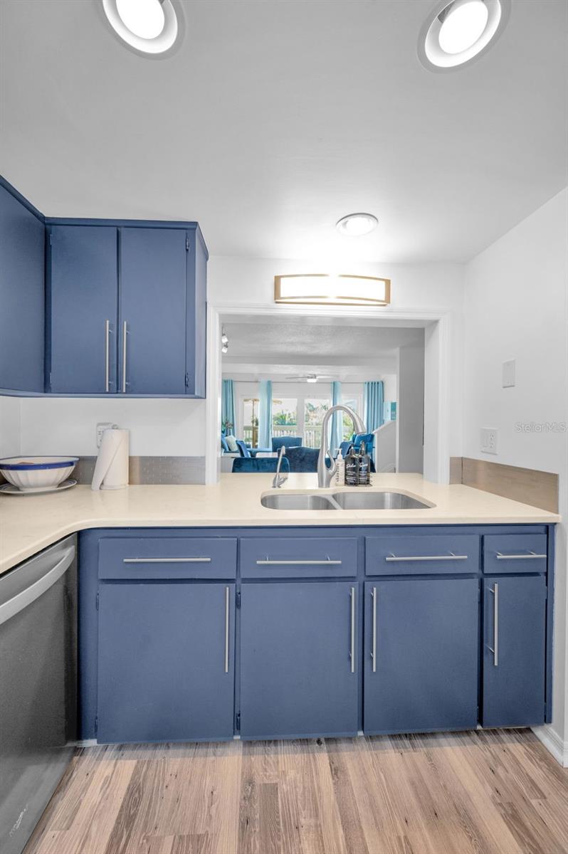 Listing photo id 48 for 318 Windrush Boulevard 10