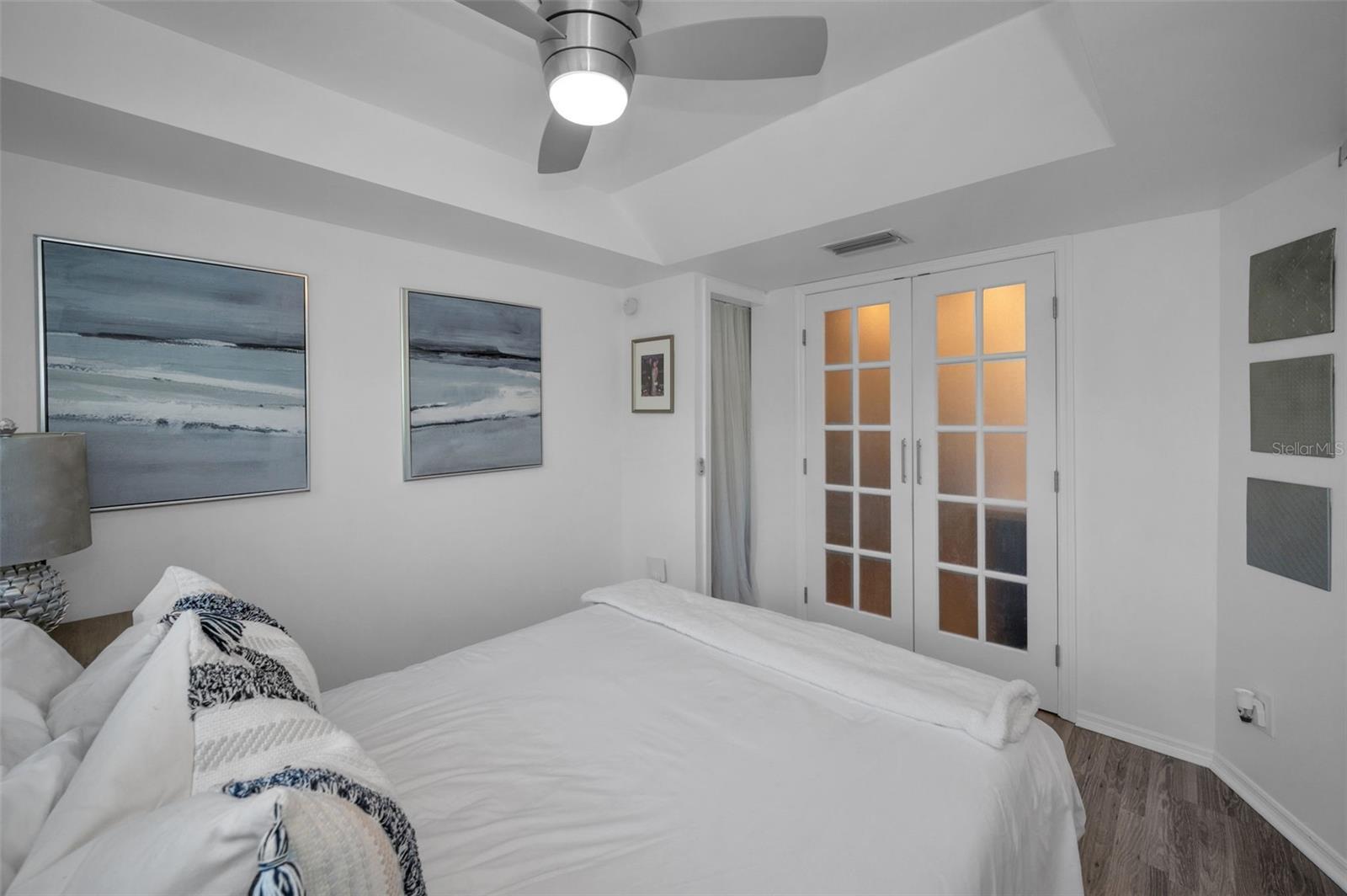 Listing photo id 50 for 318 Windrush Boulevard 10