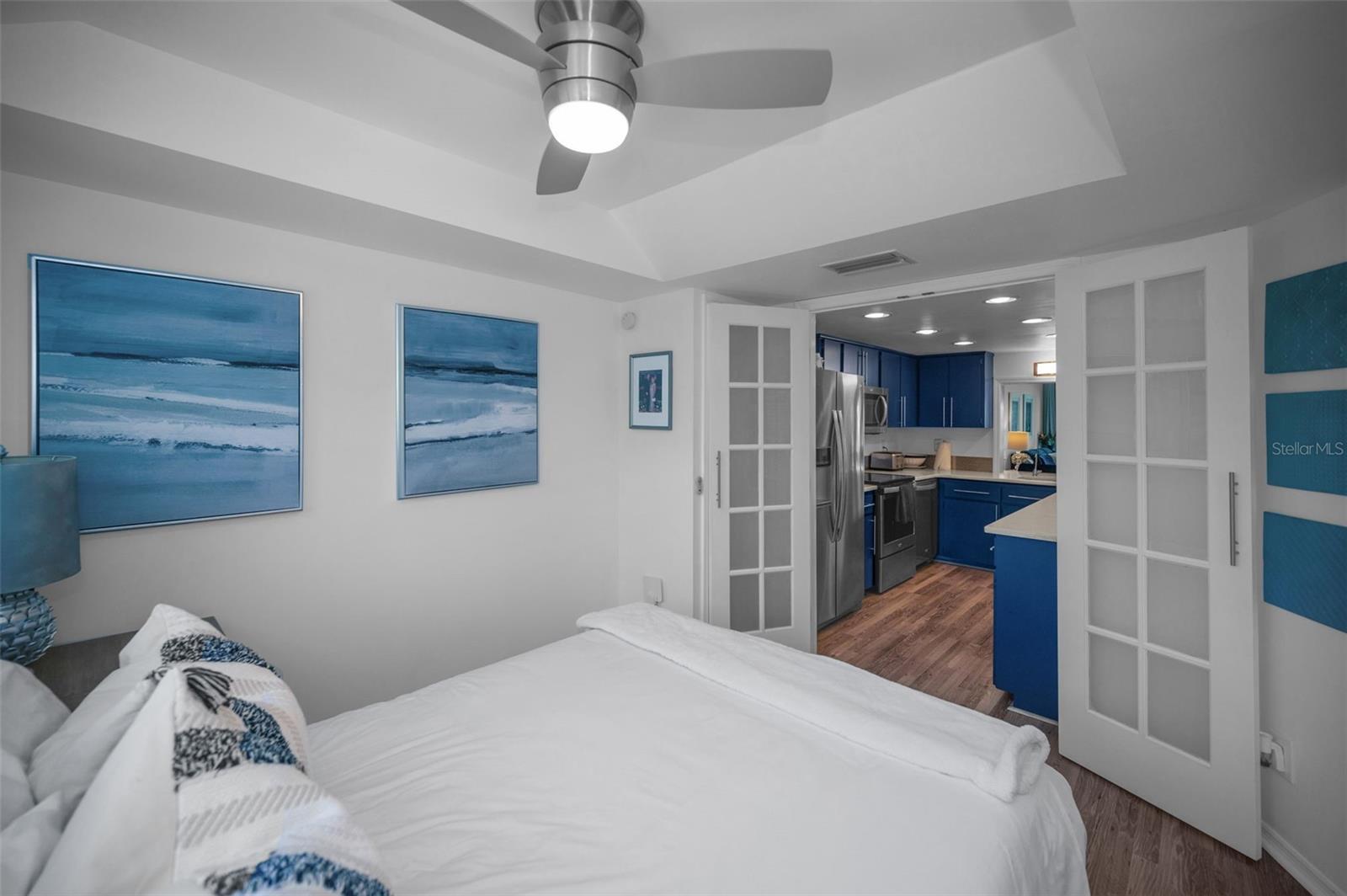 Listing photo id 51 for 318 Windrush Boulevard 10