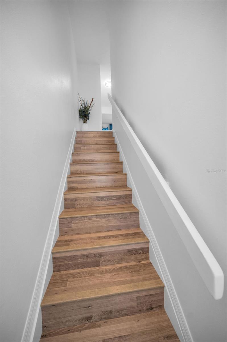 Listing photo id 57 for 318 Windrush Boulevard 10