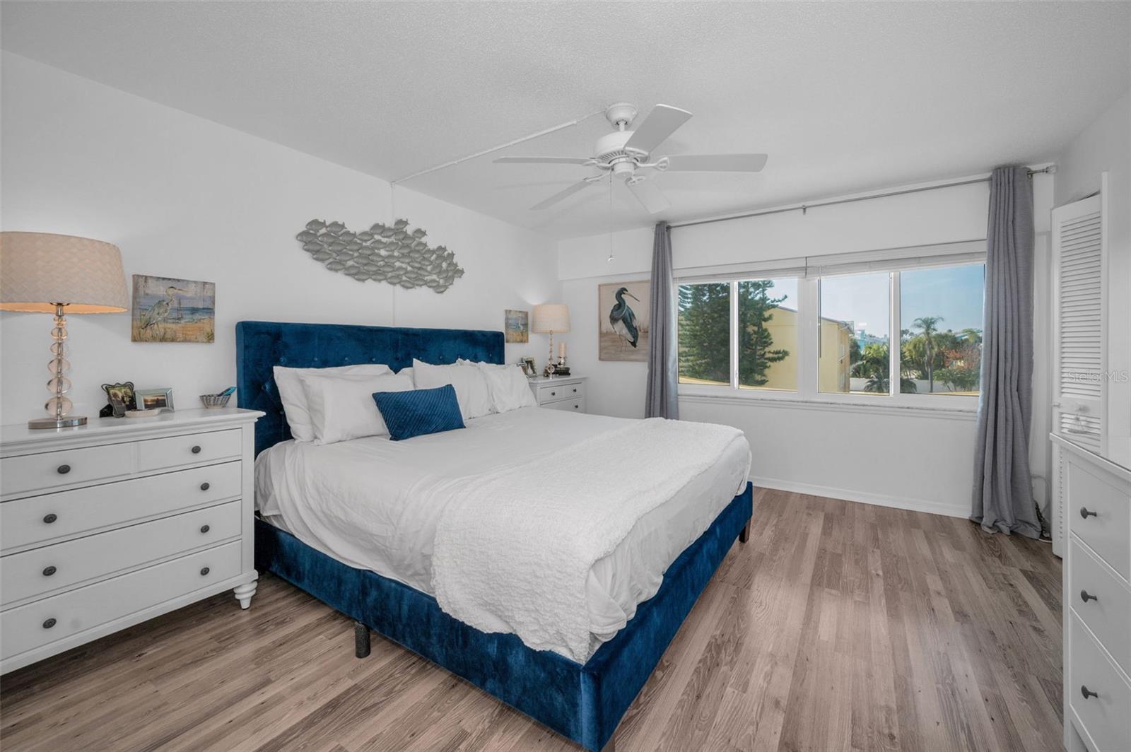 Listing photo id 58 for 318 Windrush Boulevard 10