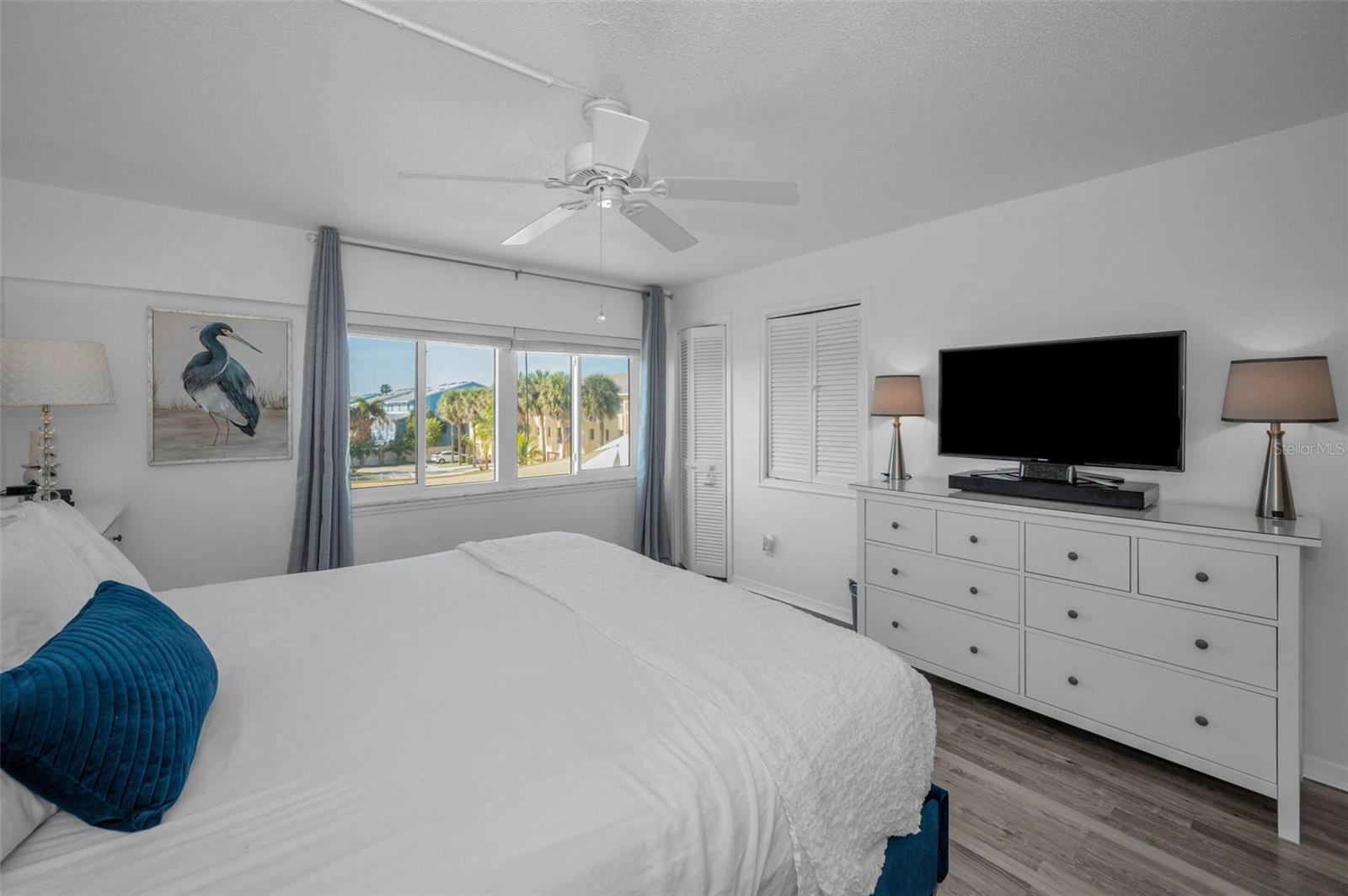 Listing photo id 59 for 318 Windrush Boulevard 10