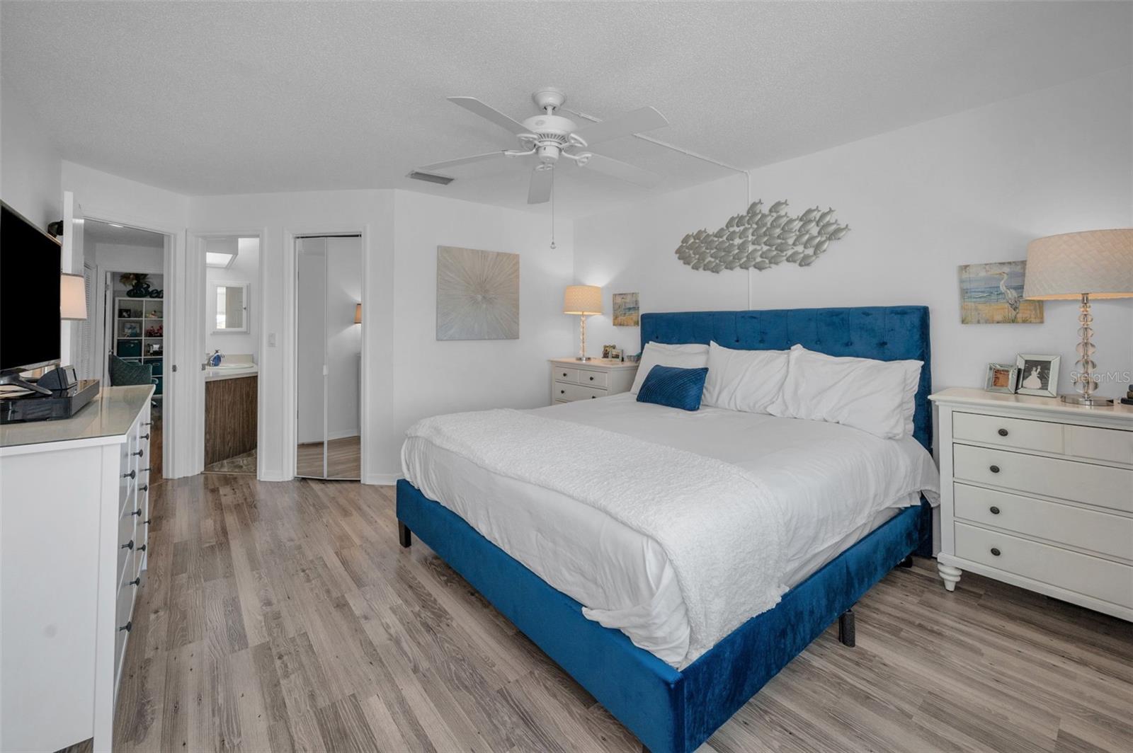 Listing photo id 61 for 318 Windrush Boulevard 10