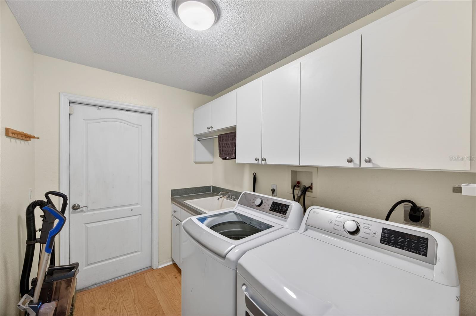 Image 26 of 46 For 14178 Pullman Drive