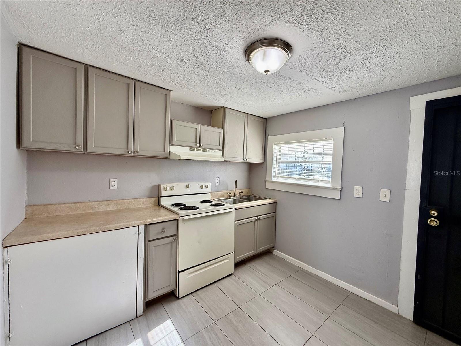 Image 6 of 13 For 3505 Shadowlawn Avenue