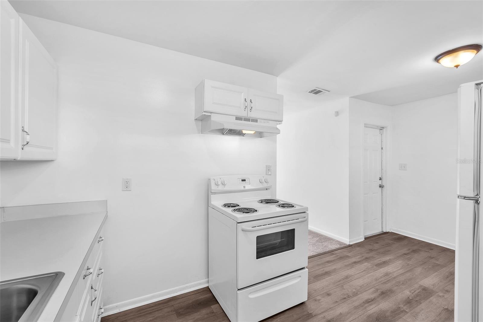 Image 7 of 19 For 8320 Allamanda Avenue