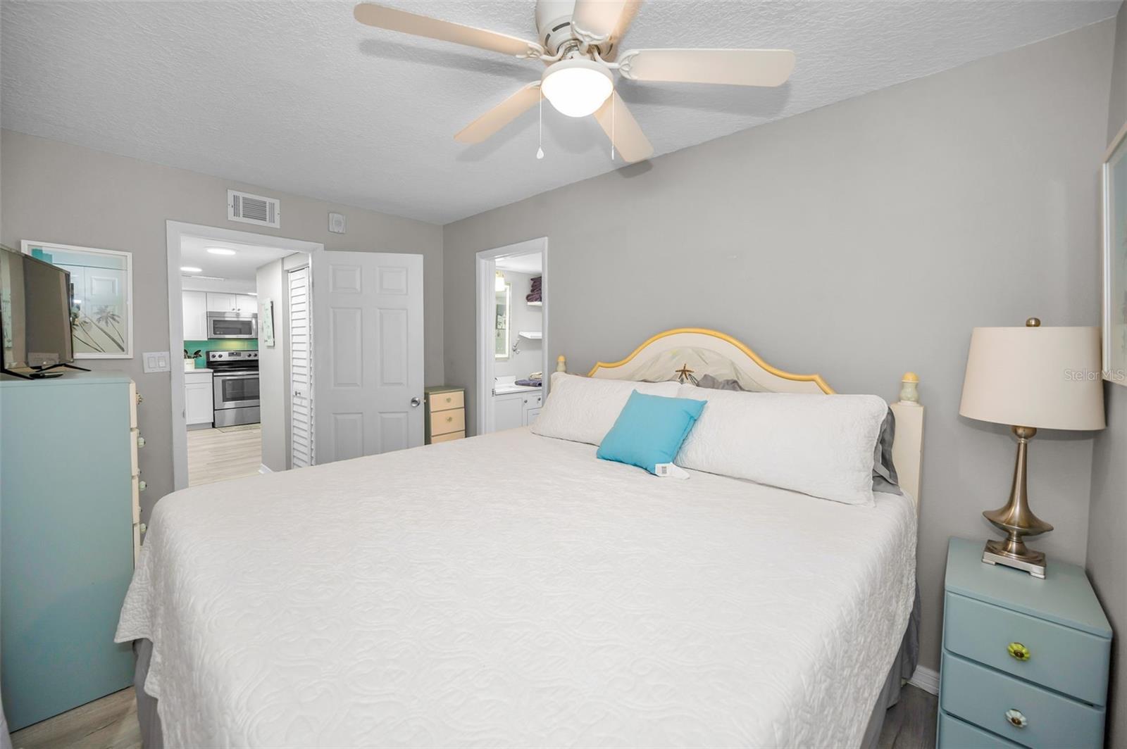 Image 20 of 39 For 203 Tarpon Point 203