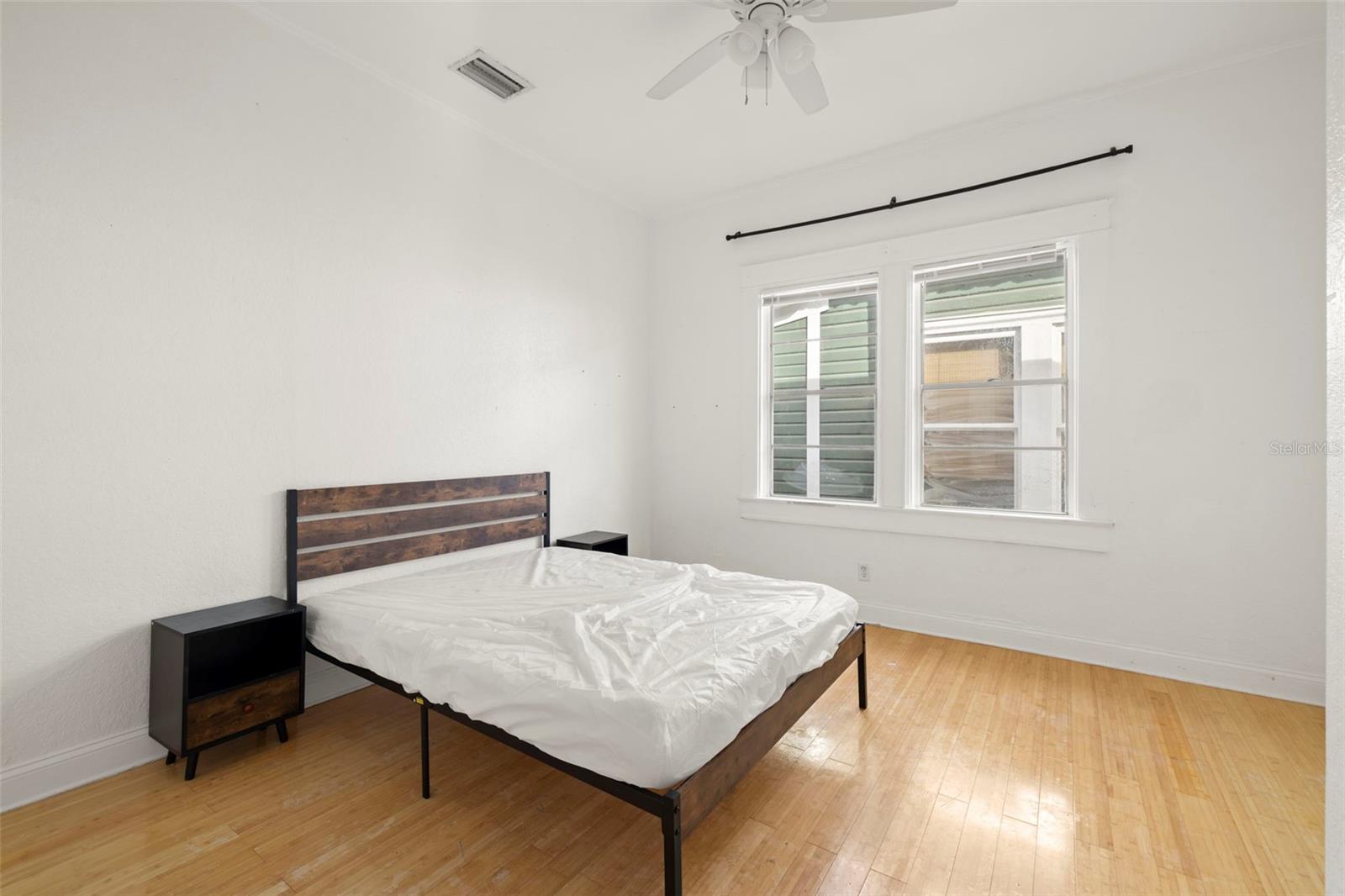 Image 18 of 23 For 2502 10th Avenue