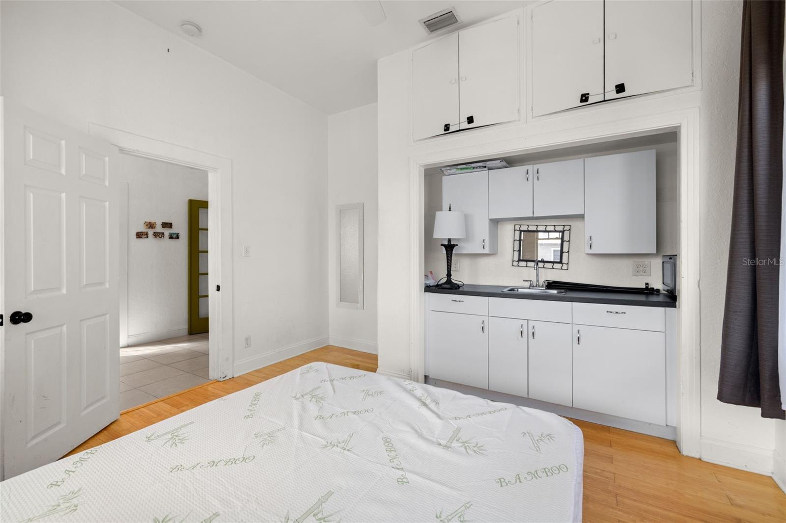 Image 20 of 23 For 2502 10th Avenue