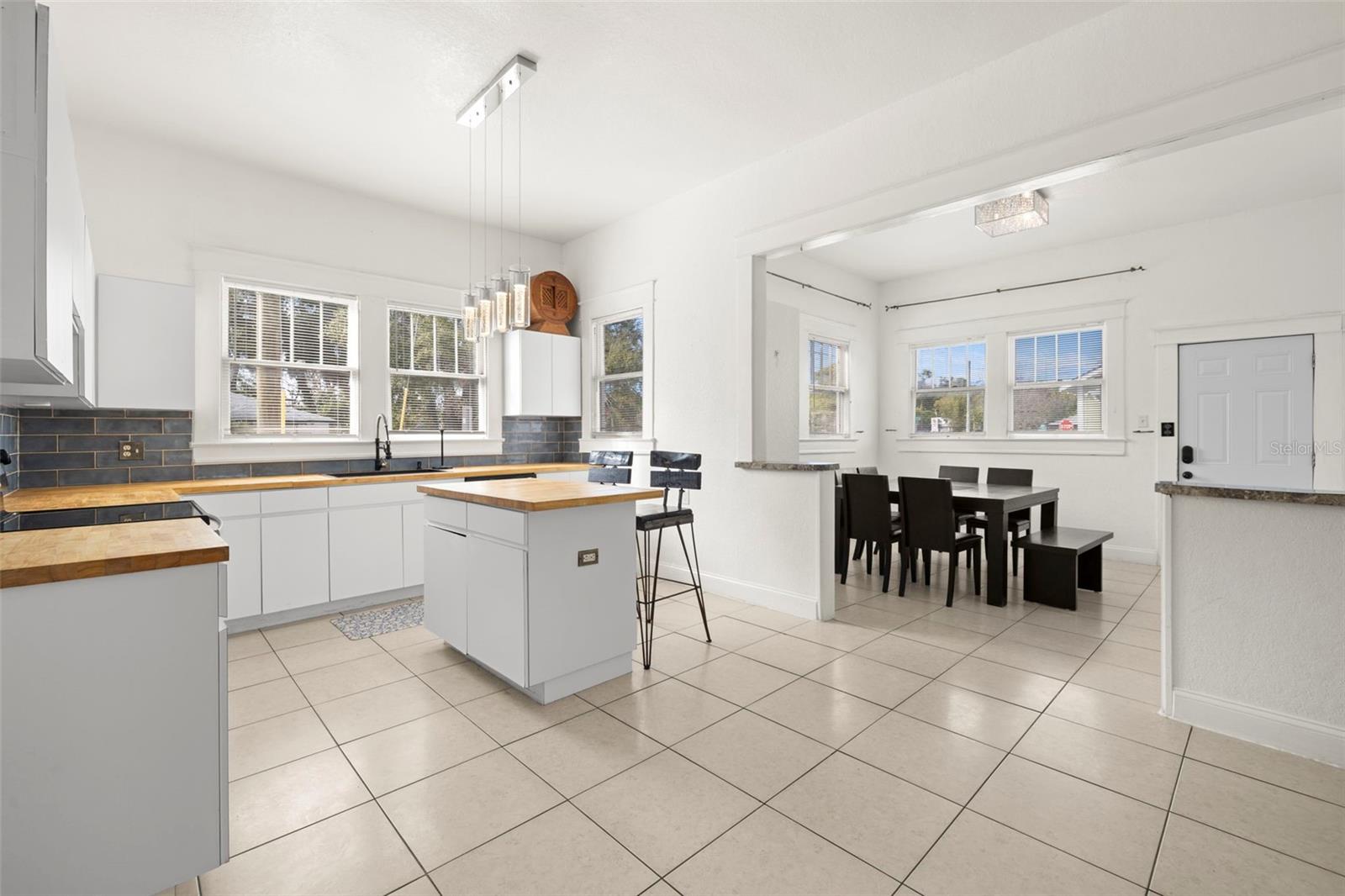 Image 7 of 23 For 2502 10th Avenue