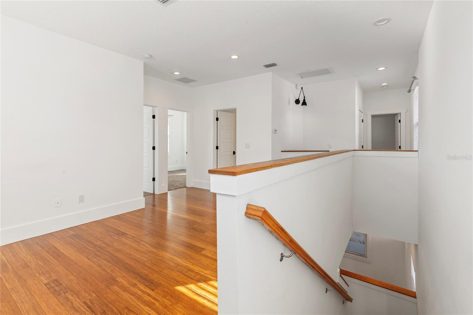 Image 16 of 49 For 214 Floribraska Avenue