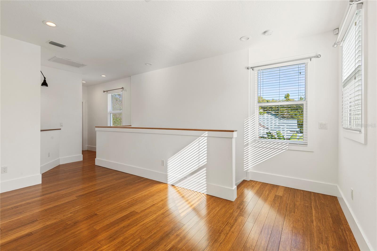 Image 17 of 49 For 214 Floribraska Avenue