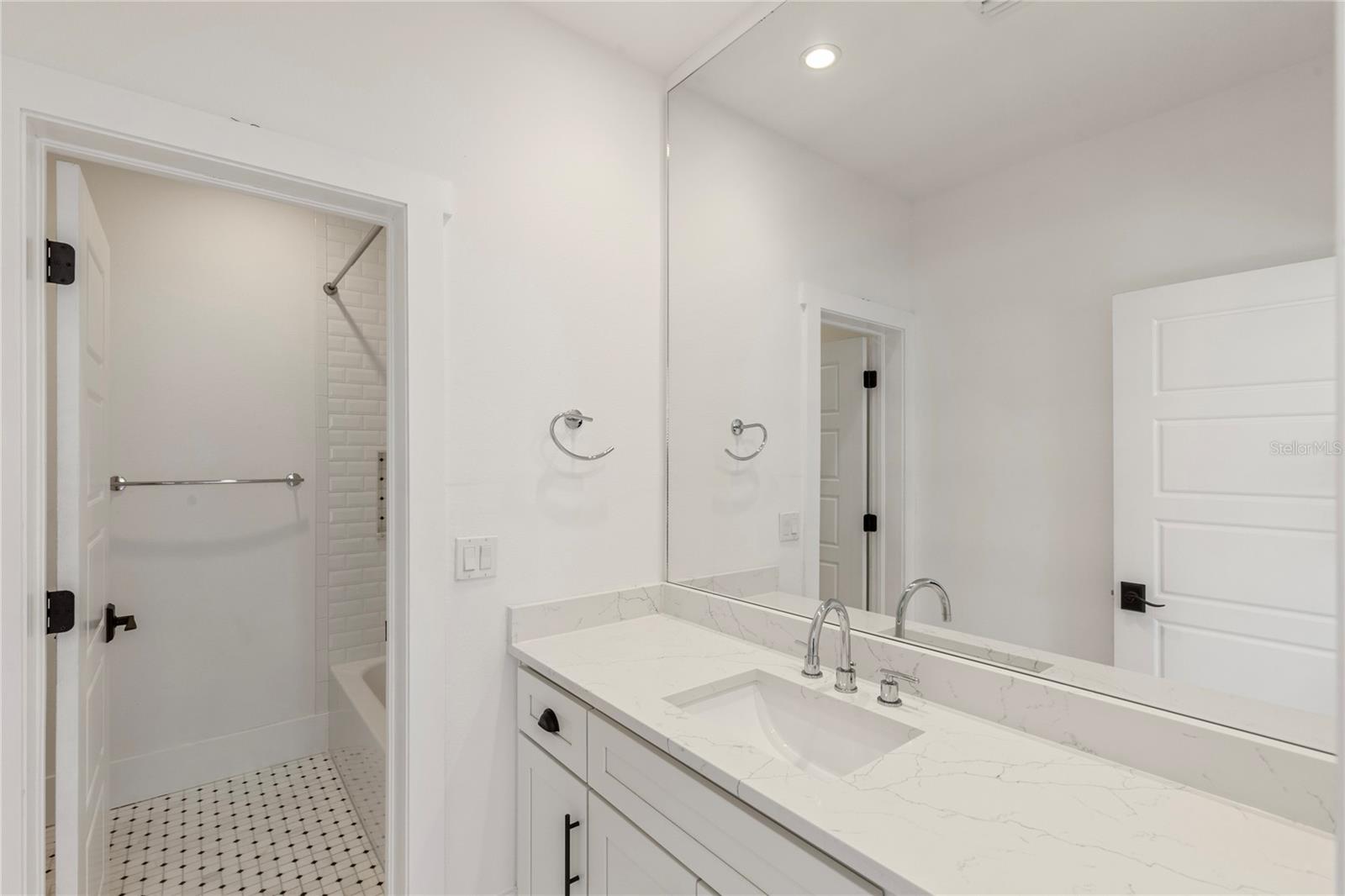 Image 30 of 49 For 214 Floribraska Avenue