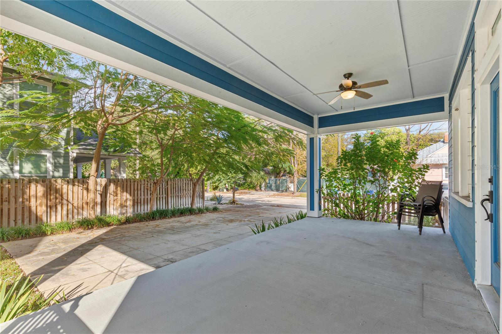 Image 33 of 49 For 214 Floribraska Avenue